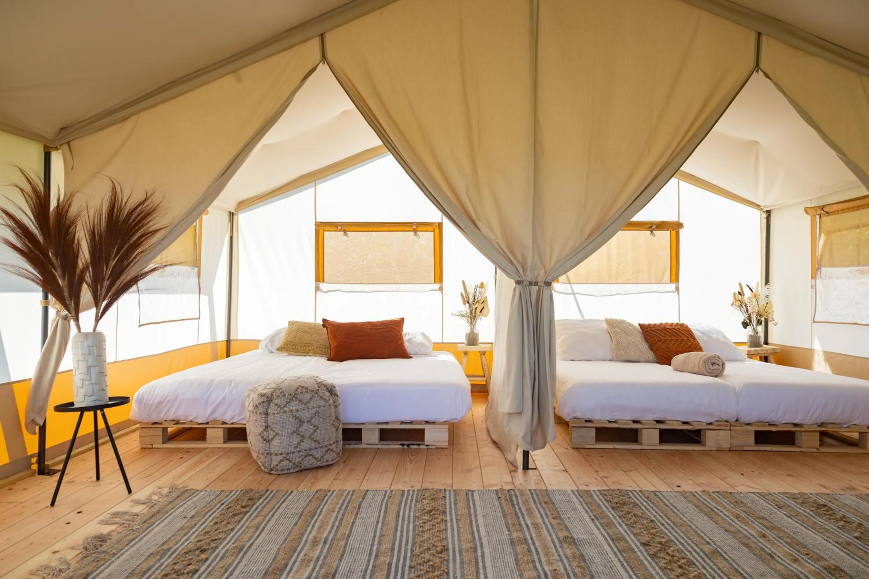 Bed in TinyParks Cast Away