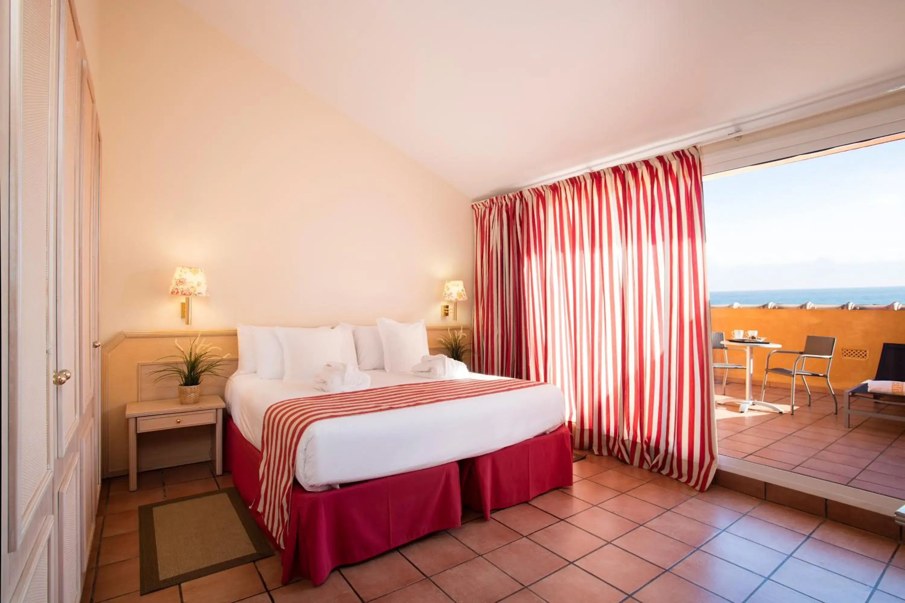 Bed in Luna Club Hotel Yoga & Spa 4Sup Bed in Luna Club Hotel Yoga & Spa 4Sup