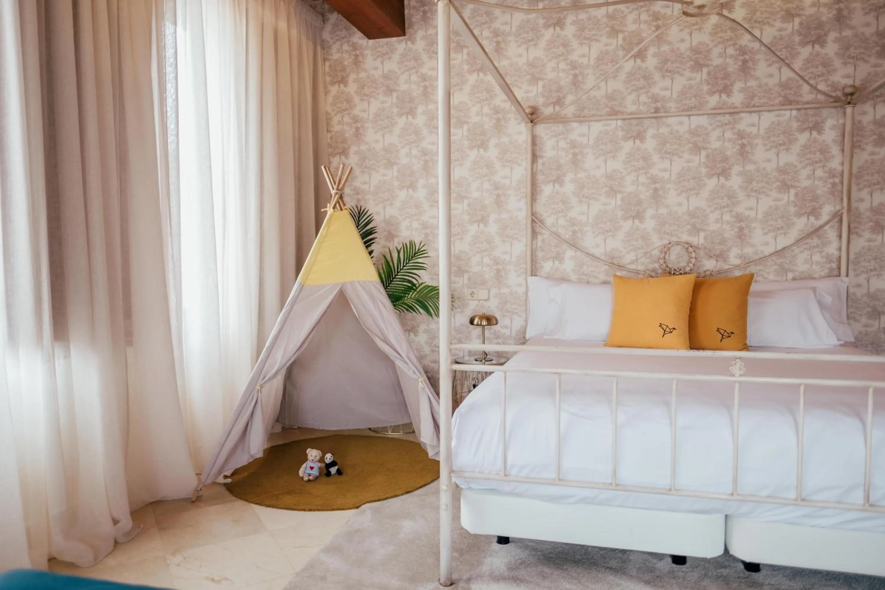 Bed in Hotel Cetina Palacio Ayala Berganza