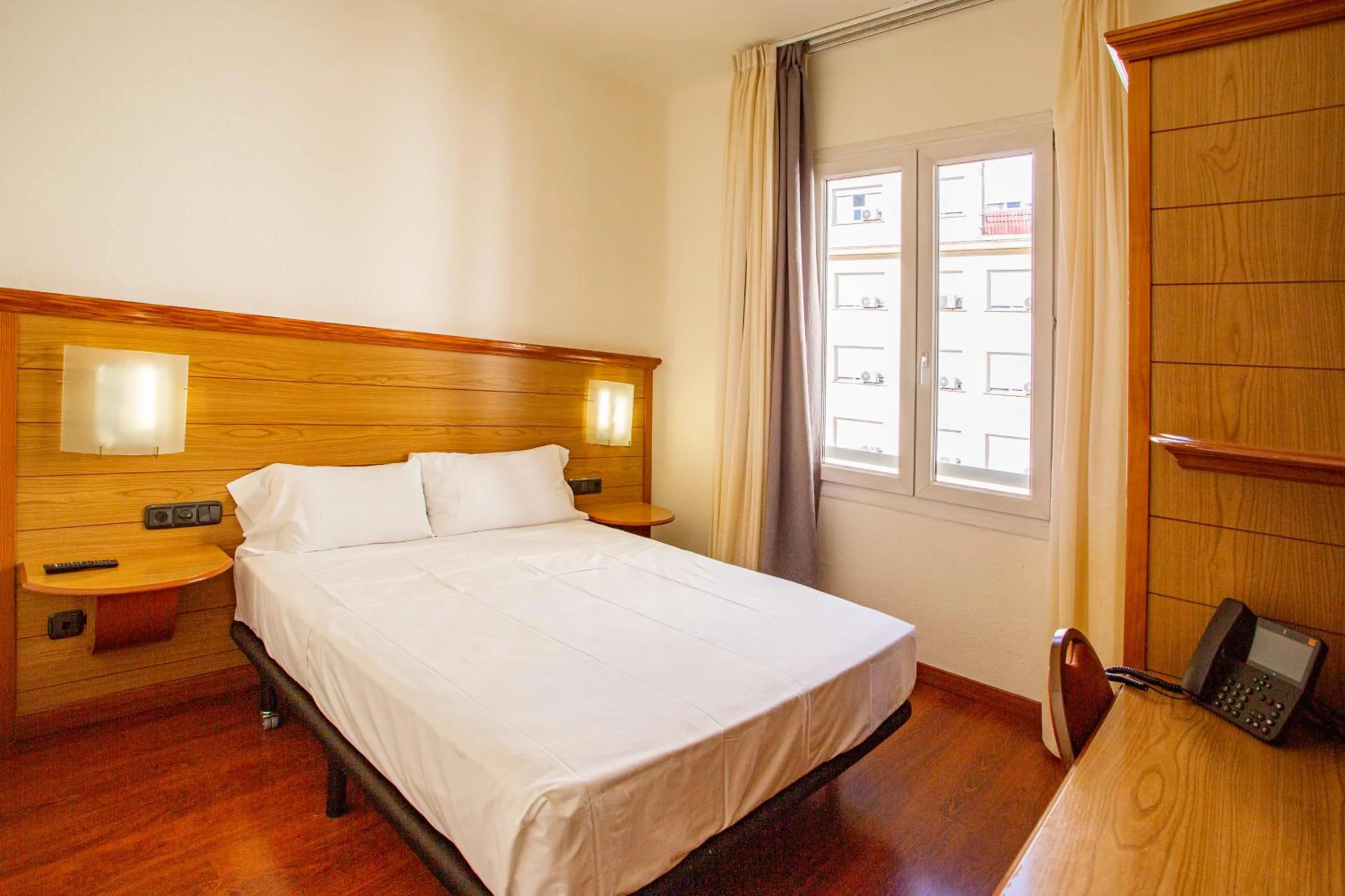 Bed in Negresco Gran Via