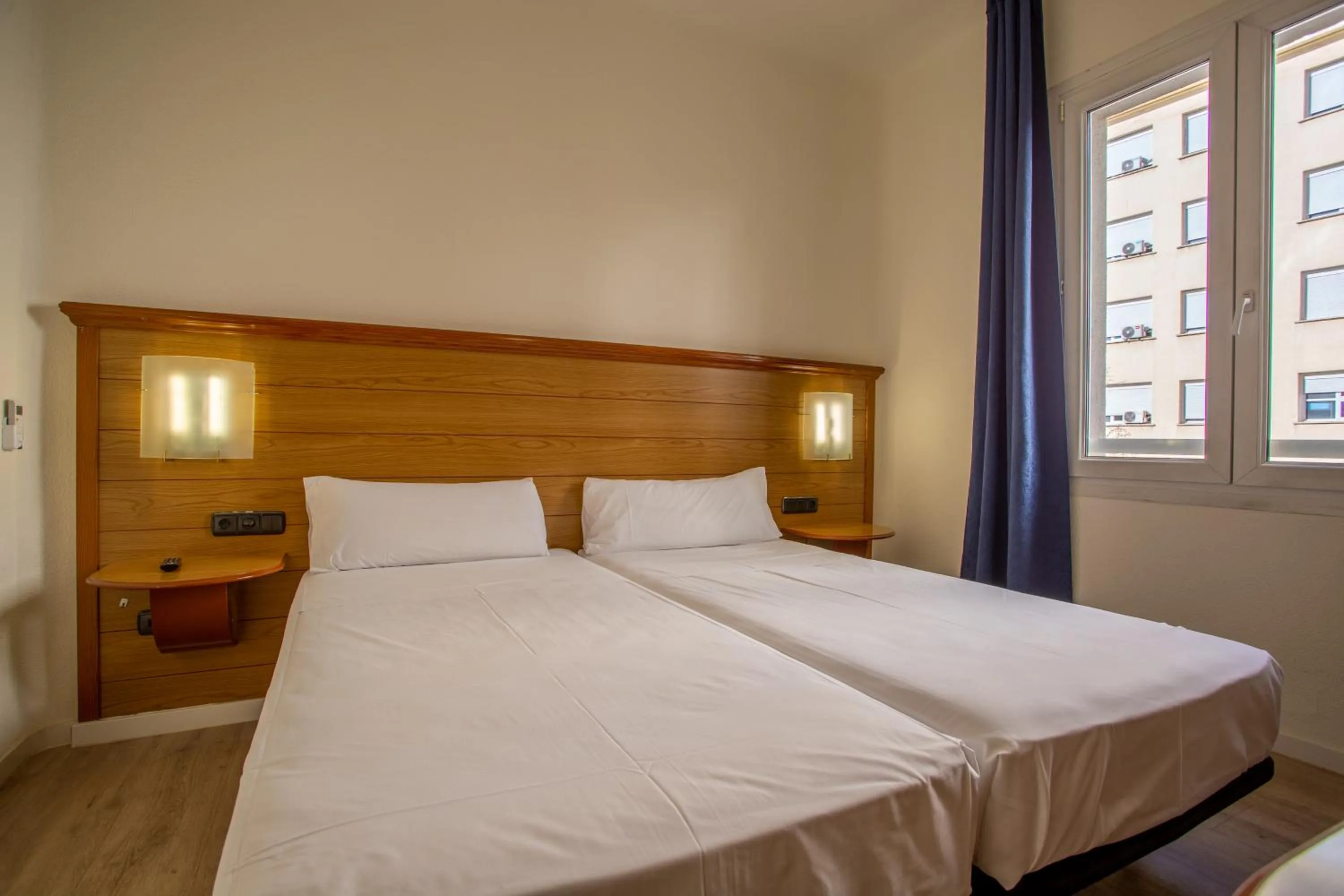 Bed in Negresco Gran Via