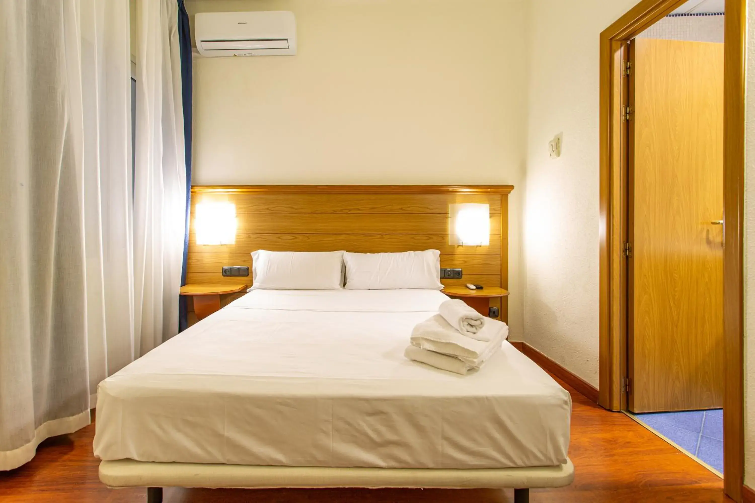 Bed in Negresco Gran Via Bed in Negresco Gran Via