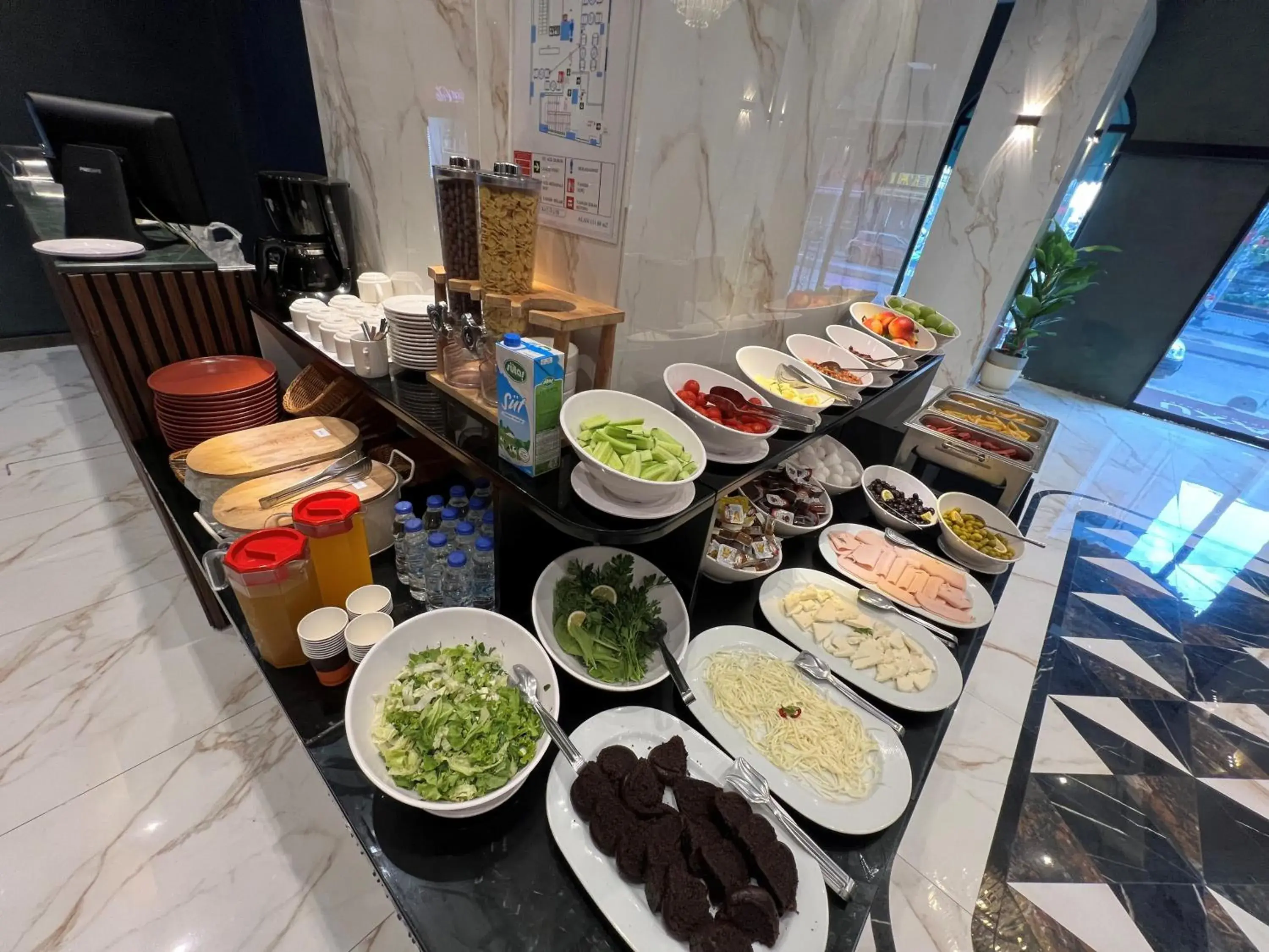 Food and drinks in AXU AIRPORT HOTEL Food and drinks in AXU AIRPORT HOTEL