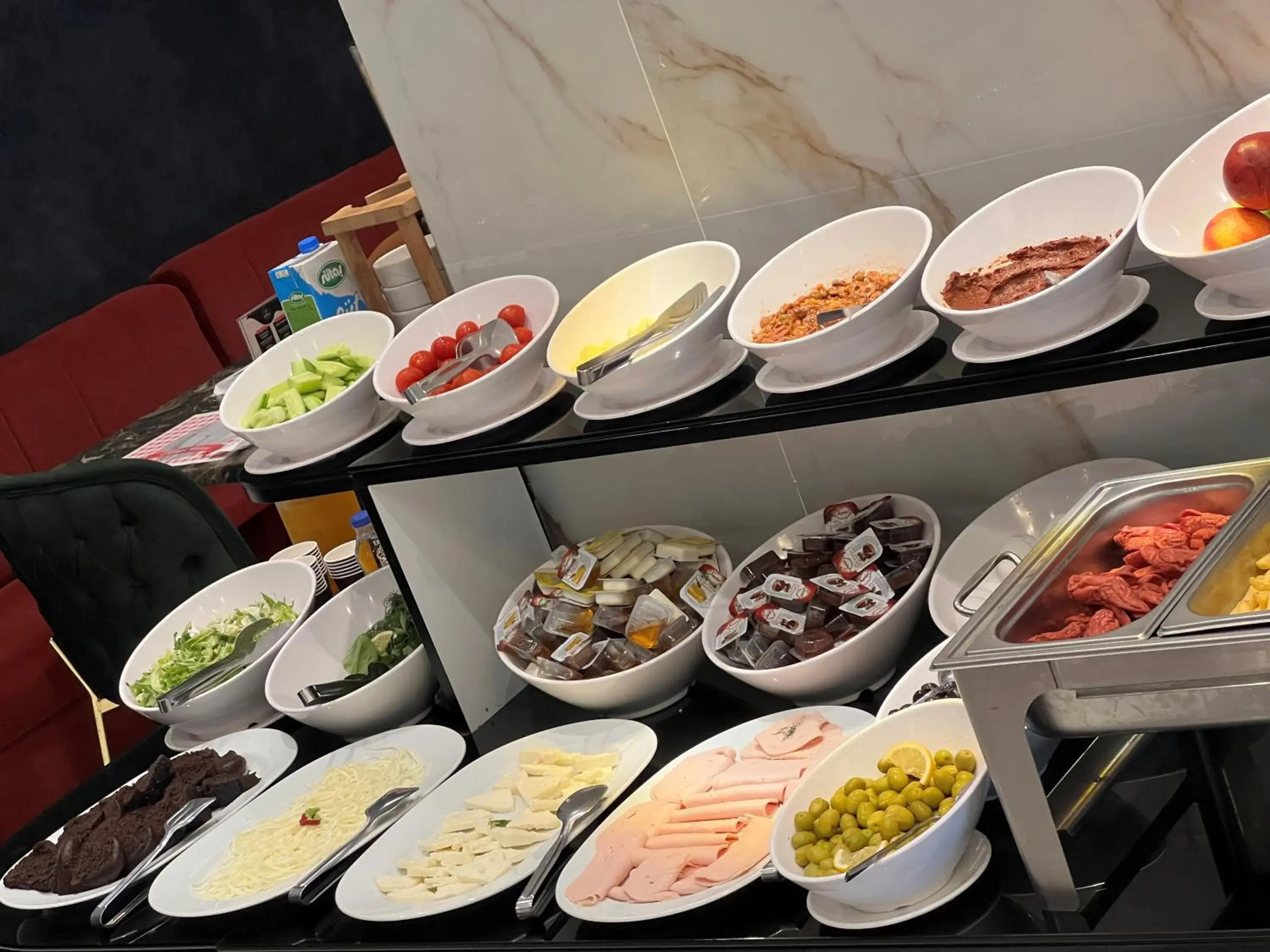 Food and drinks in AXU AIRPORT HOTEL Food and drinks in AXU AIRPORT HOTEL