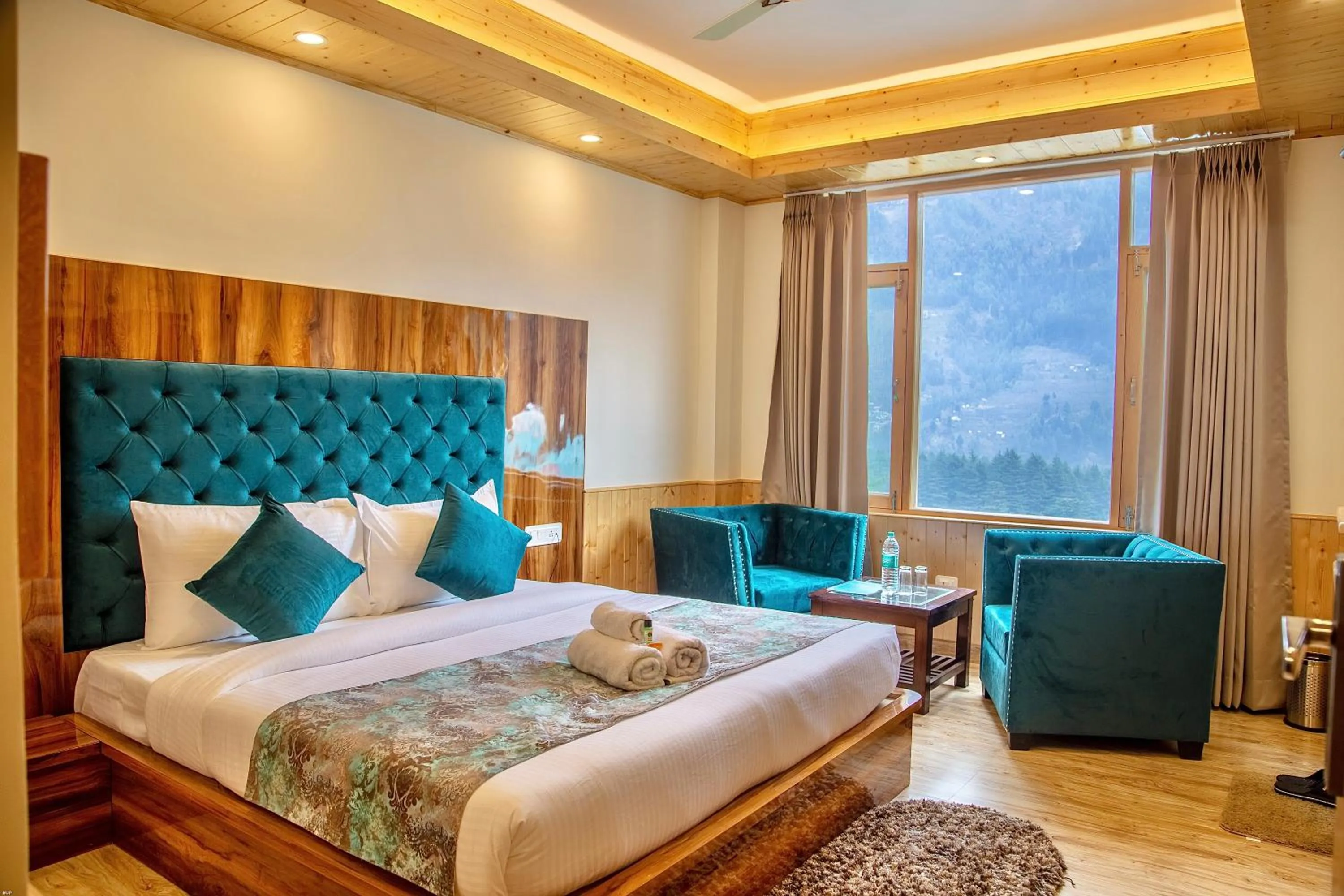 Photo of the whole room, Bed in North Deodar Avenue, Manali