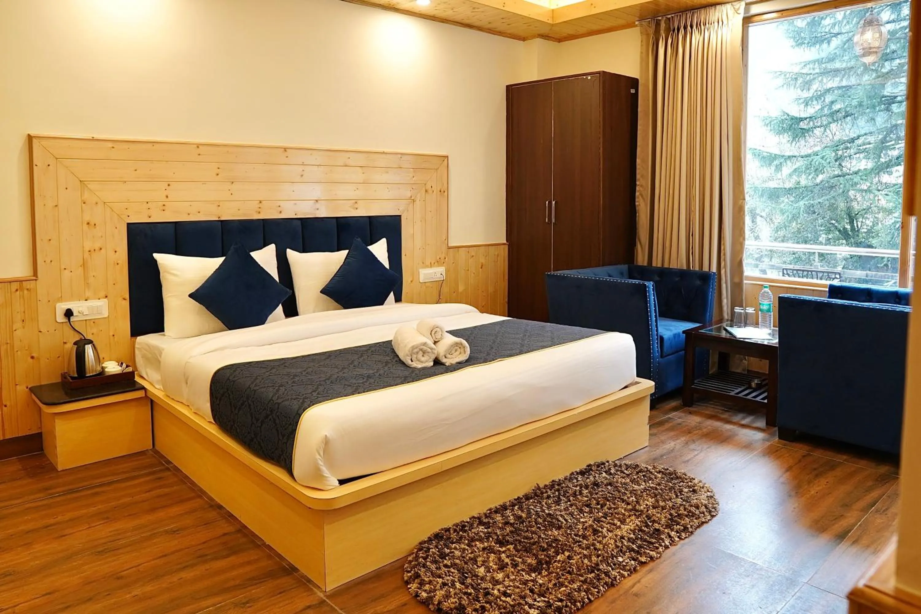 Photo of the whole room, Bed in North Deodar Avenue, Manali