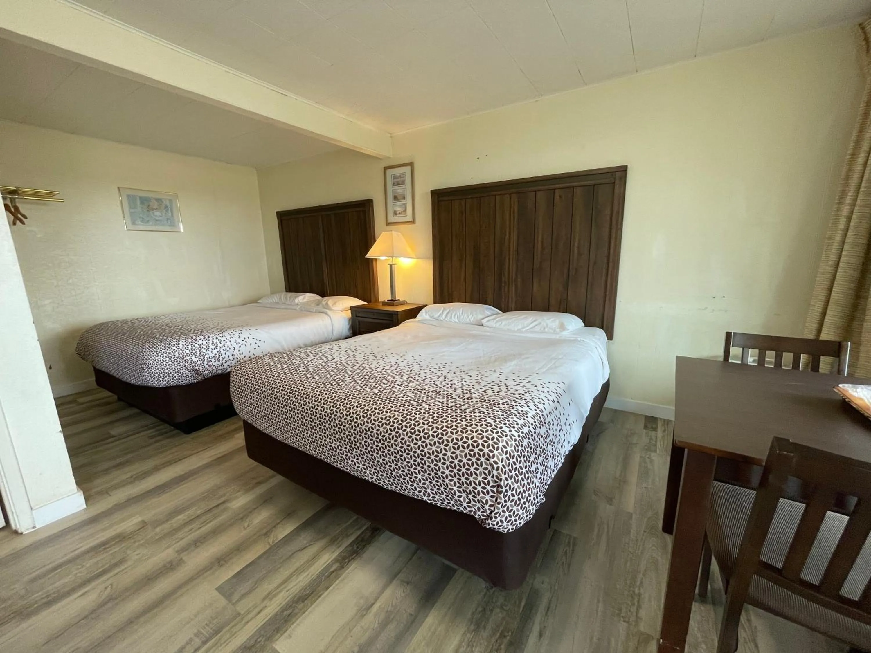 Bed in Holiday Motel