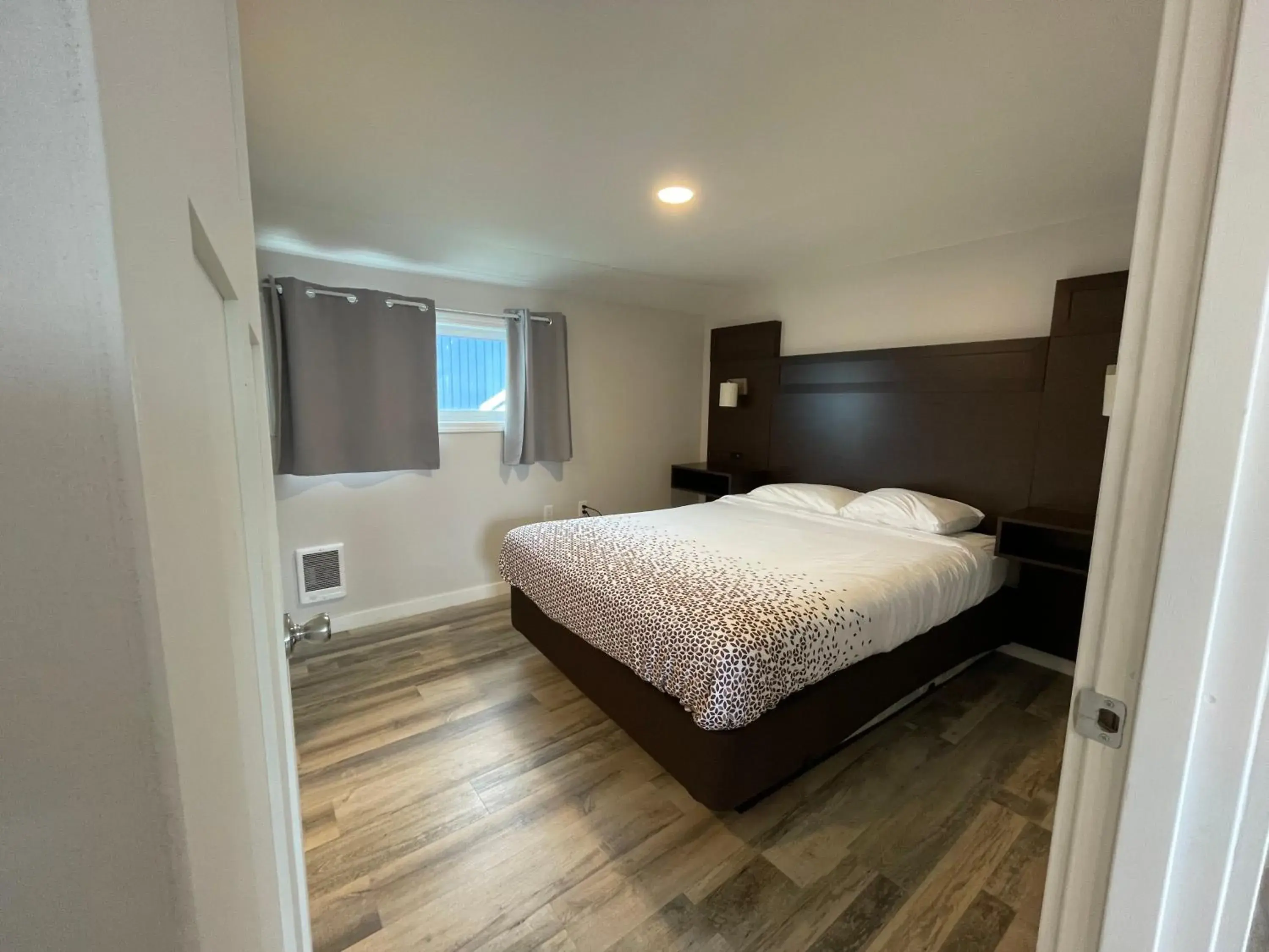 One-Bedroom Suite in Holiday Motel One-Bedroom Suite in Holiday Motel