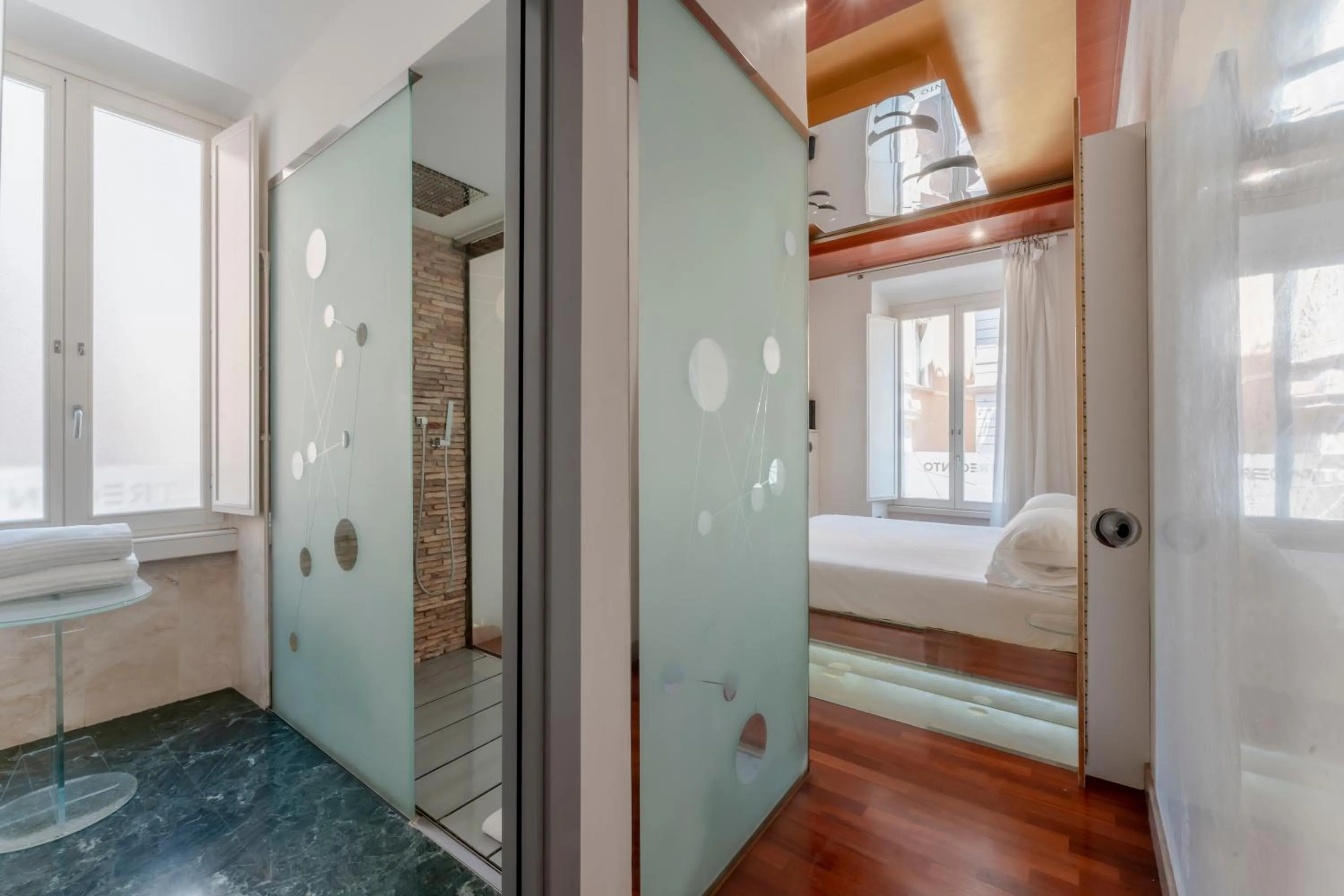 Bathroom, Bed in Hotel Trecento