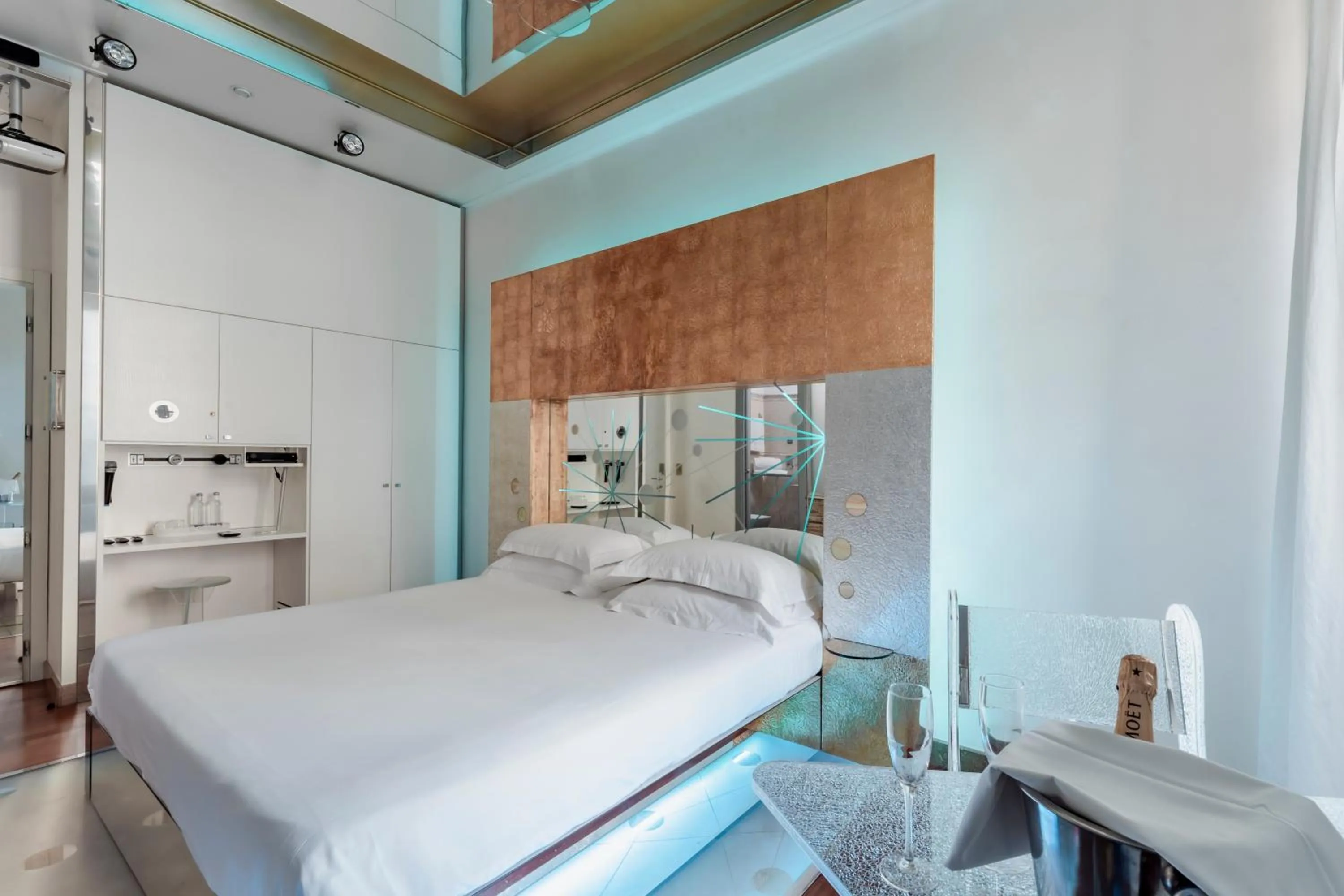 Photo of the whole room, Bed in Hotel Trecento