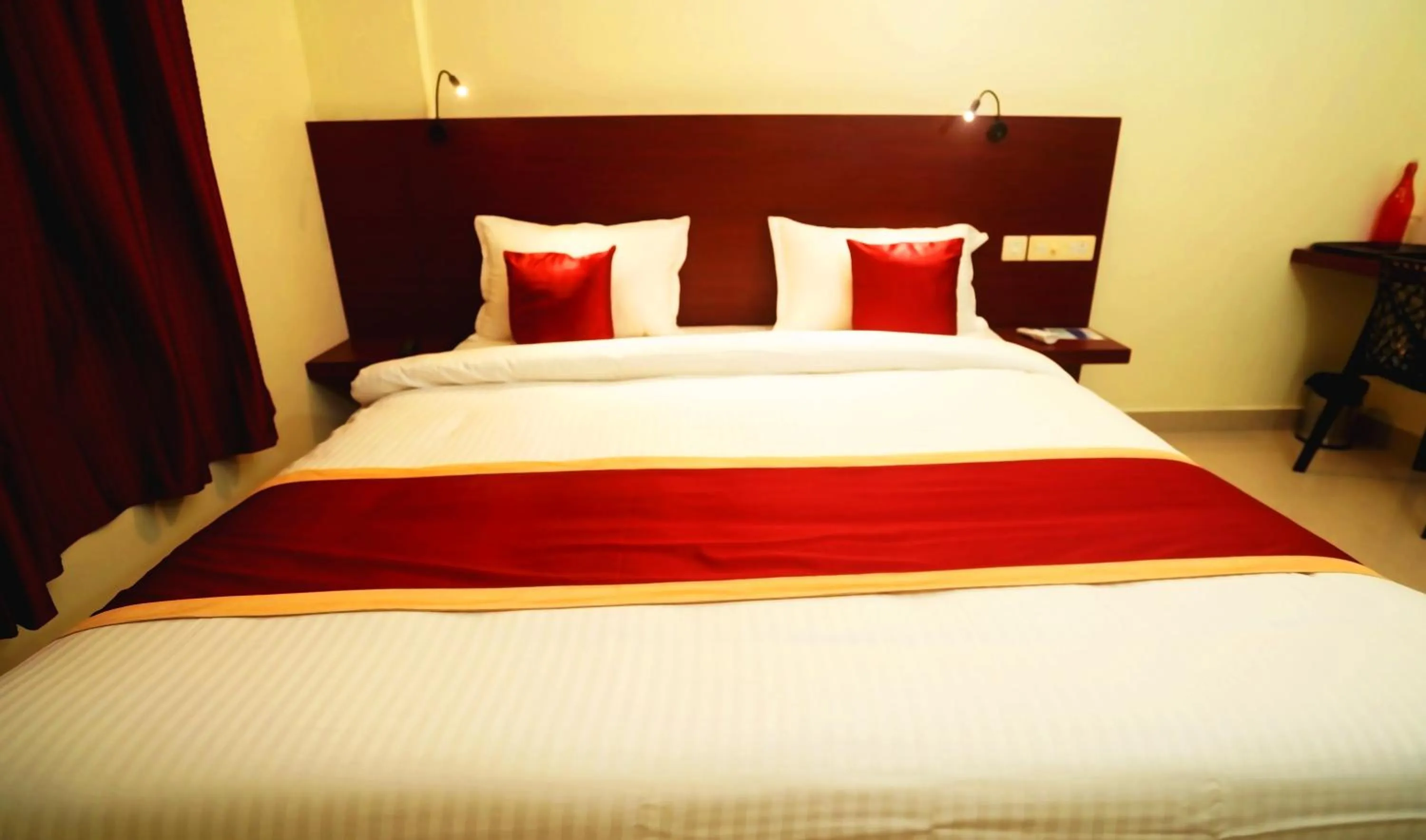 Bed in BLUEWAY RESIDENCY BUSINESS BOUTIQUE HOTEL