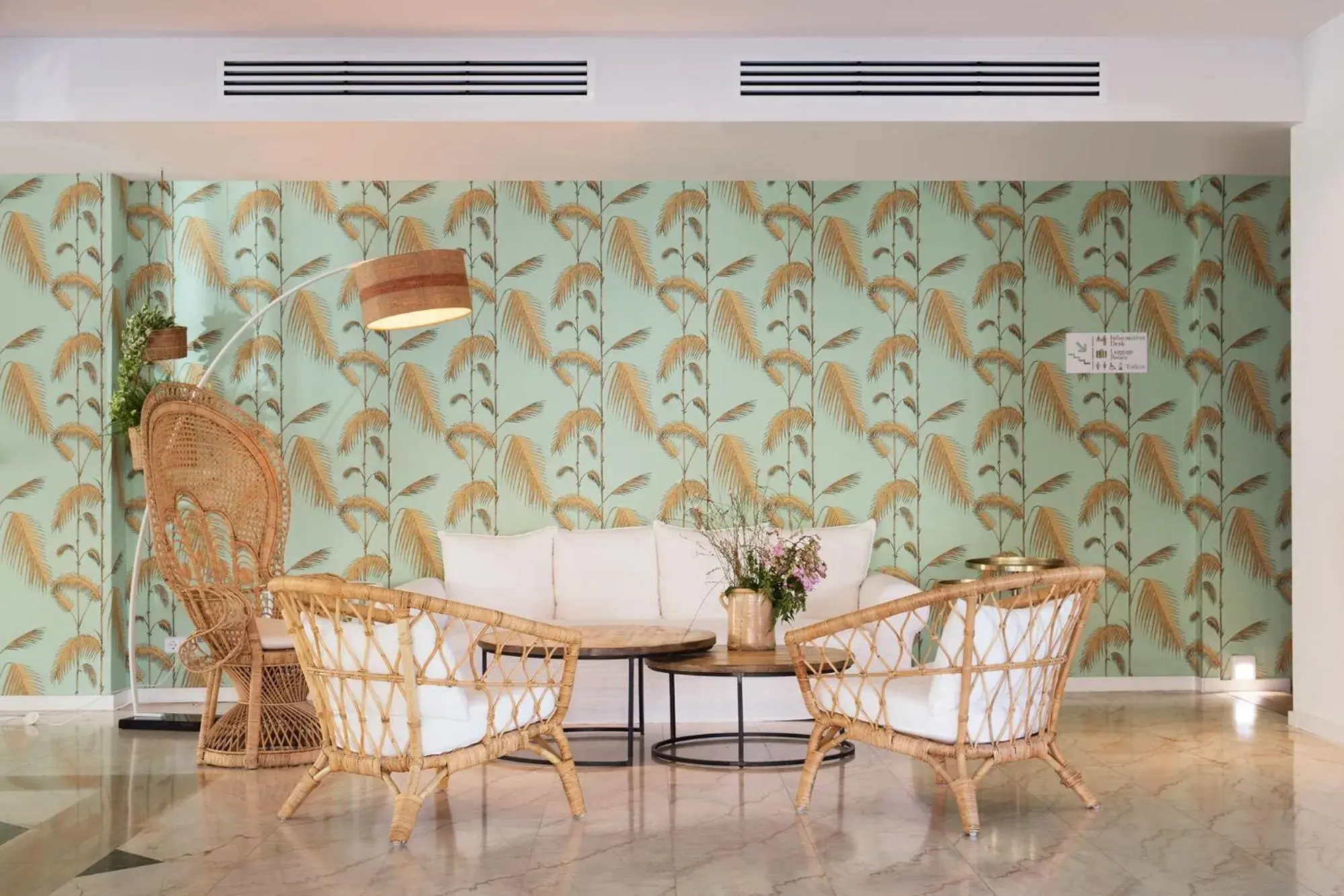 Lounge or bar in The 15th Boutique Hotel Lounge or bar in The 15th Boutique Hotel