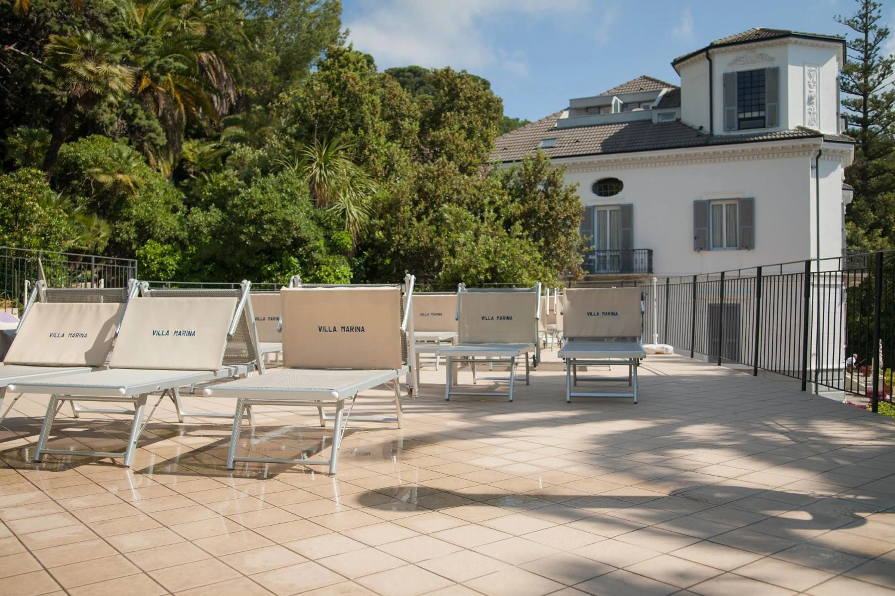 Facade/entrance in Residence RTA Villa Marina