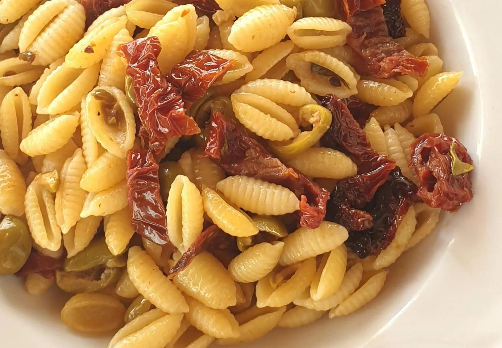 Restaurant/places to eat in Kikki Village