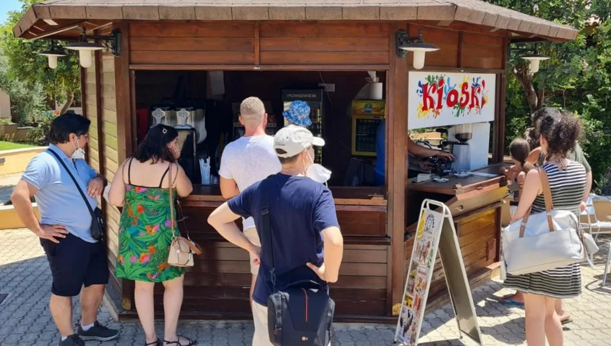 Restaurant/places to eat in Kikki Village