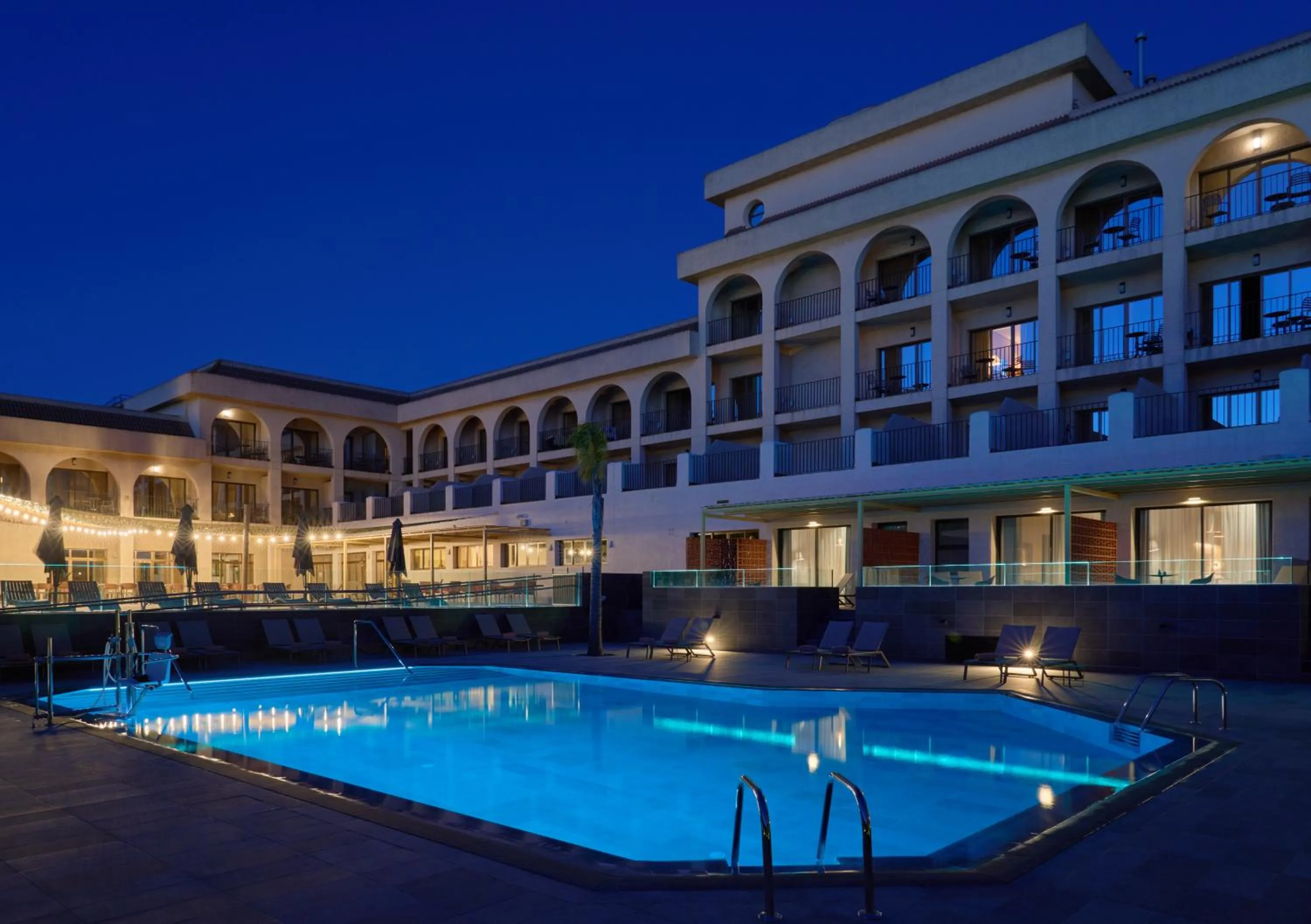 Swimming pool in Hotel Macià Doñana