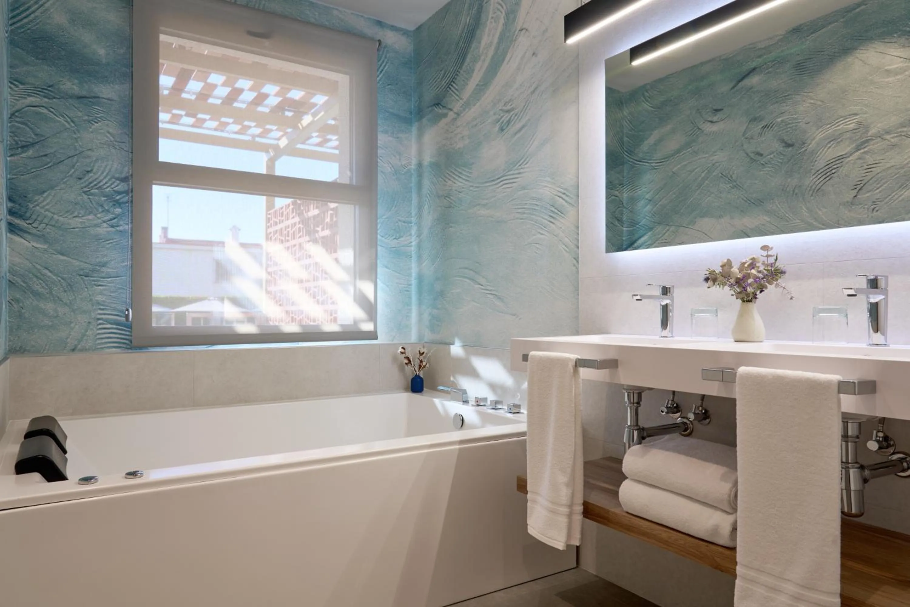 Hot Tub in Hotel Macià Doñana