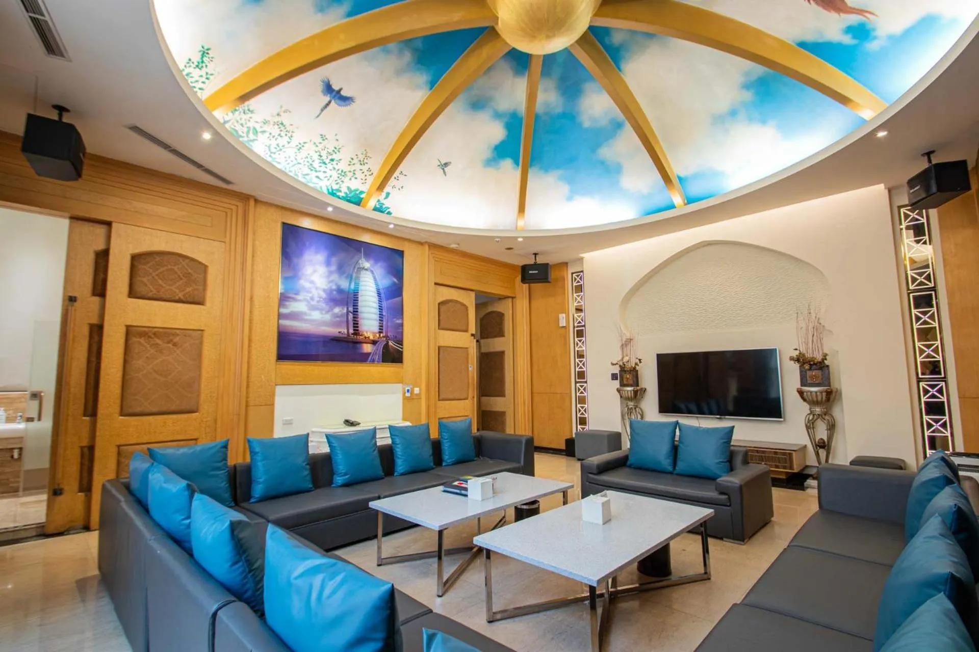 Decorative detail in Six Star Motel-Zhongli