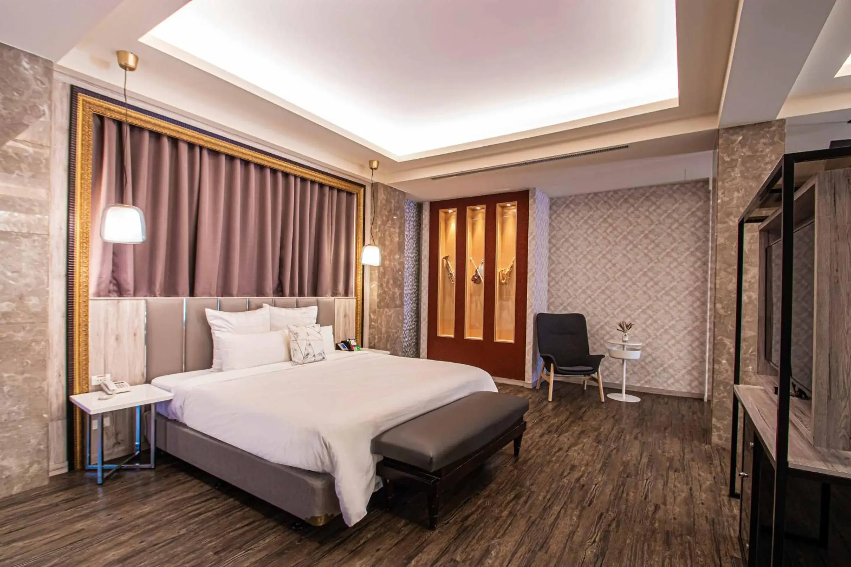 Bed in Six Star Motel-Zhongli