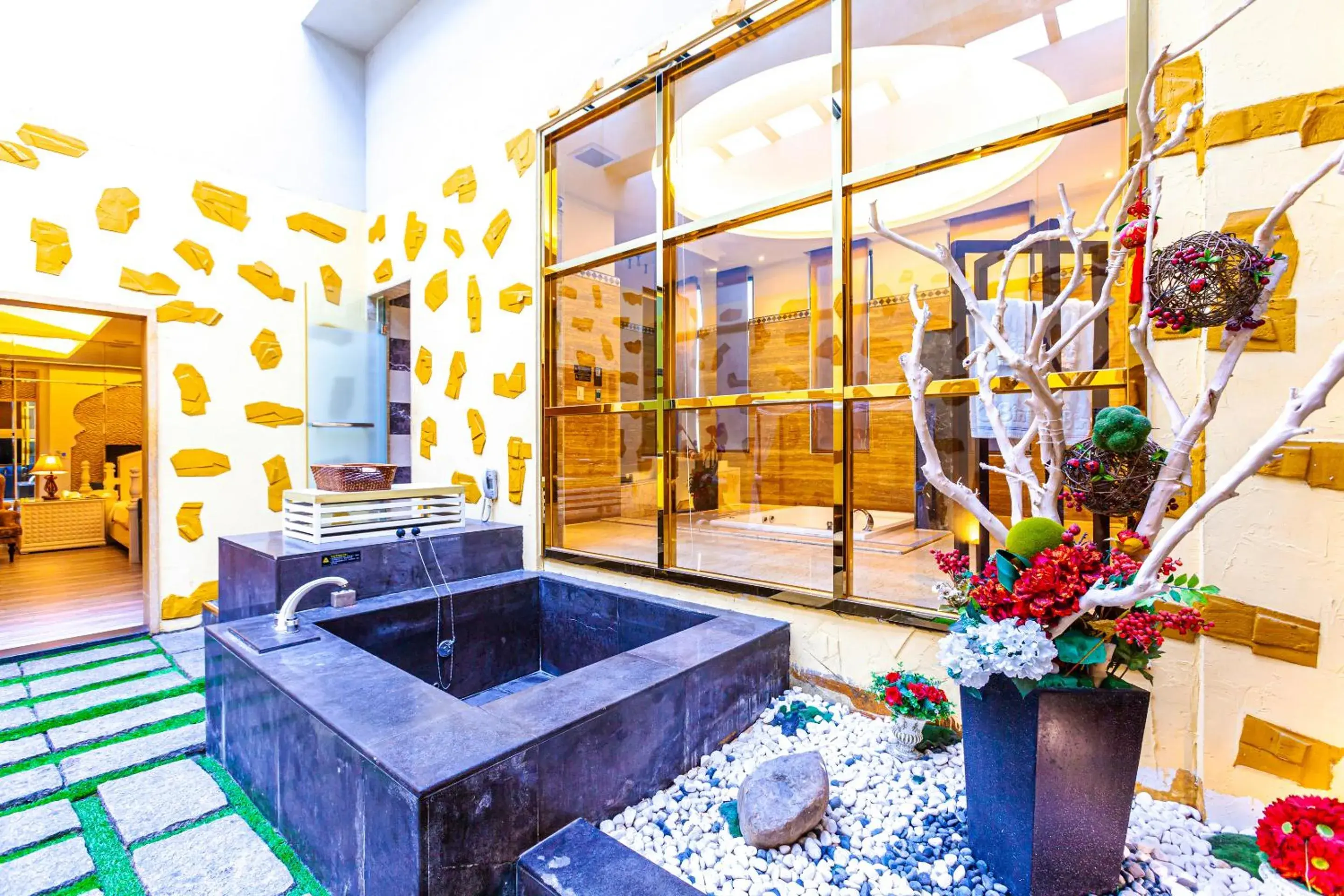 Bath in Six Star Motel-Zhongli