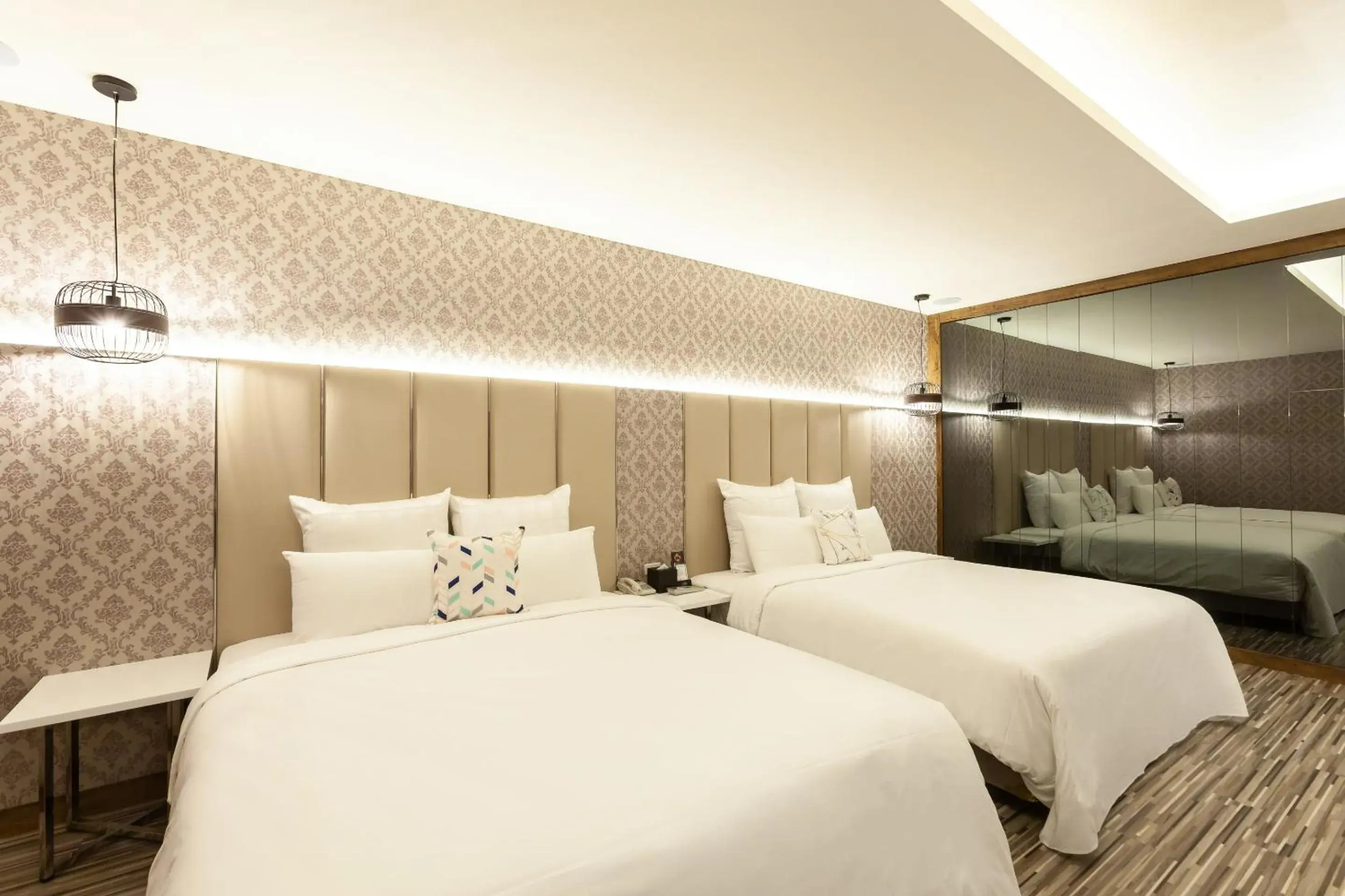 Bed in Six Star Motel-Zhongli