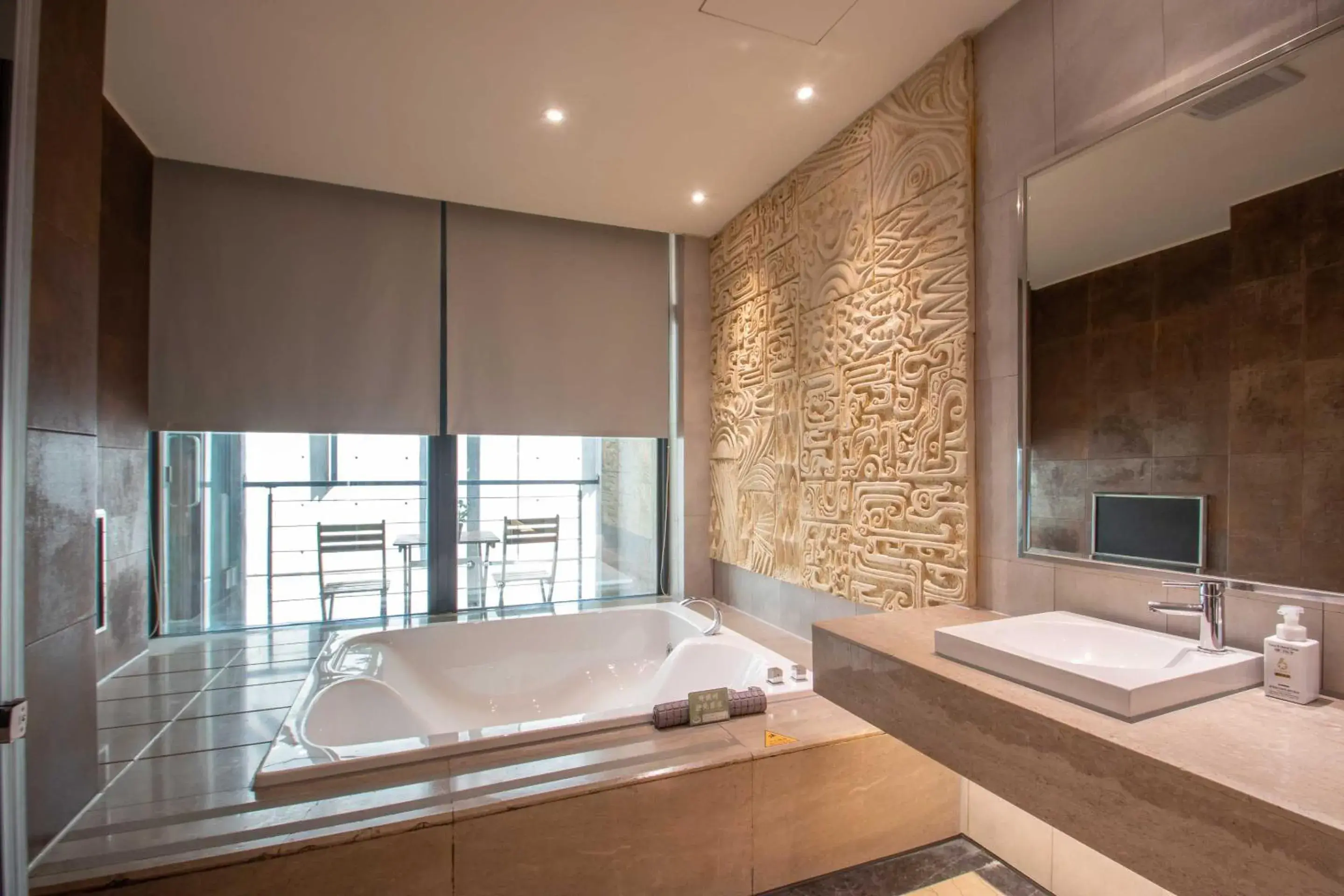 Bathroom in Six Star Motel-Zhongli
