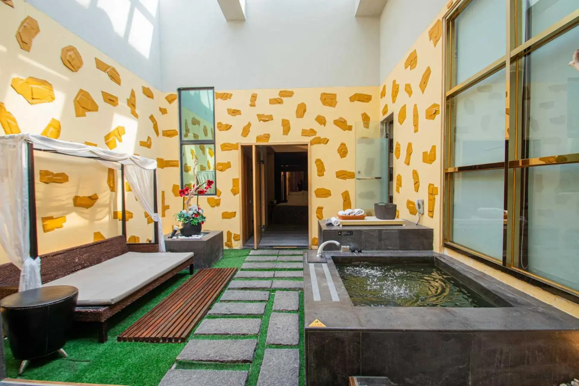 Pool view in Six Star Motel-Zhongli Pool view in Six Star Motel-Zhongli