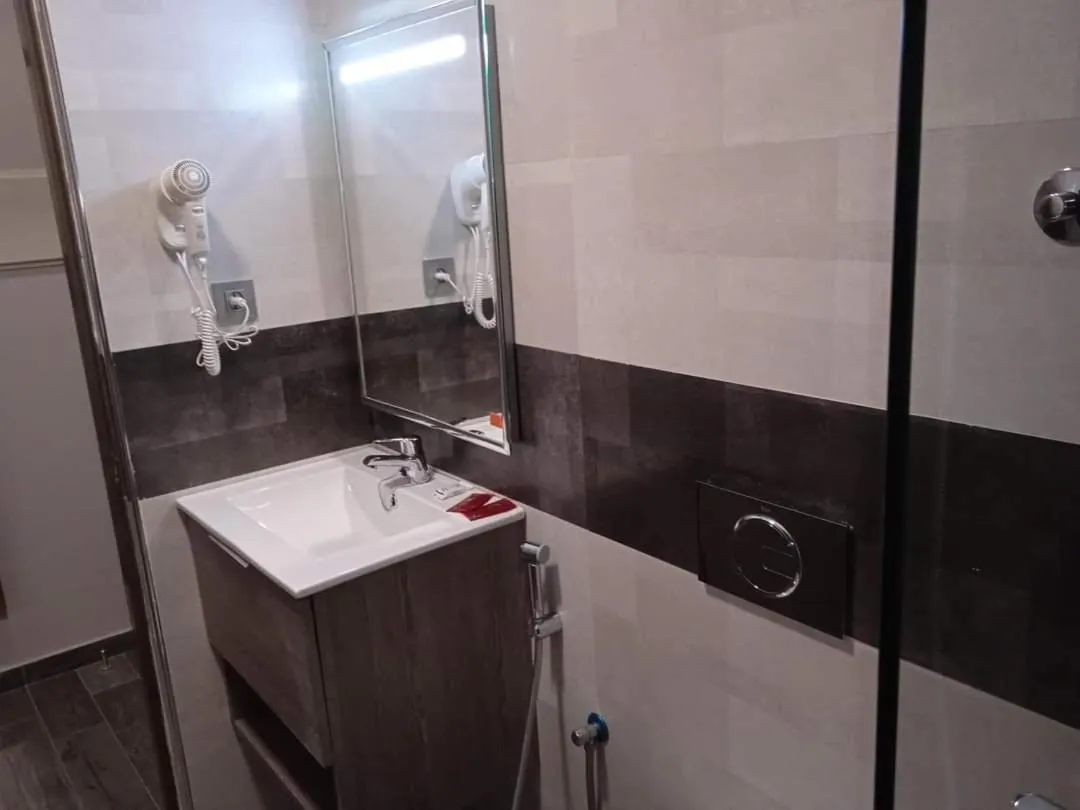 Bathroom in El Ghanami Hotel