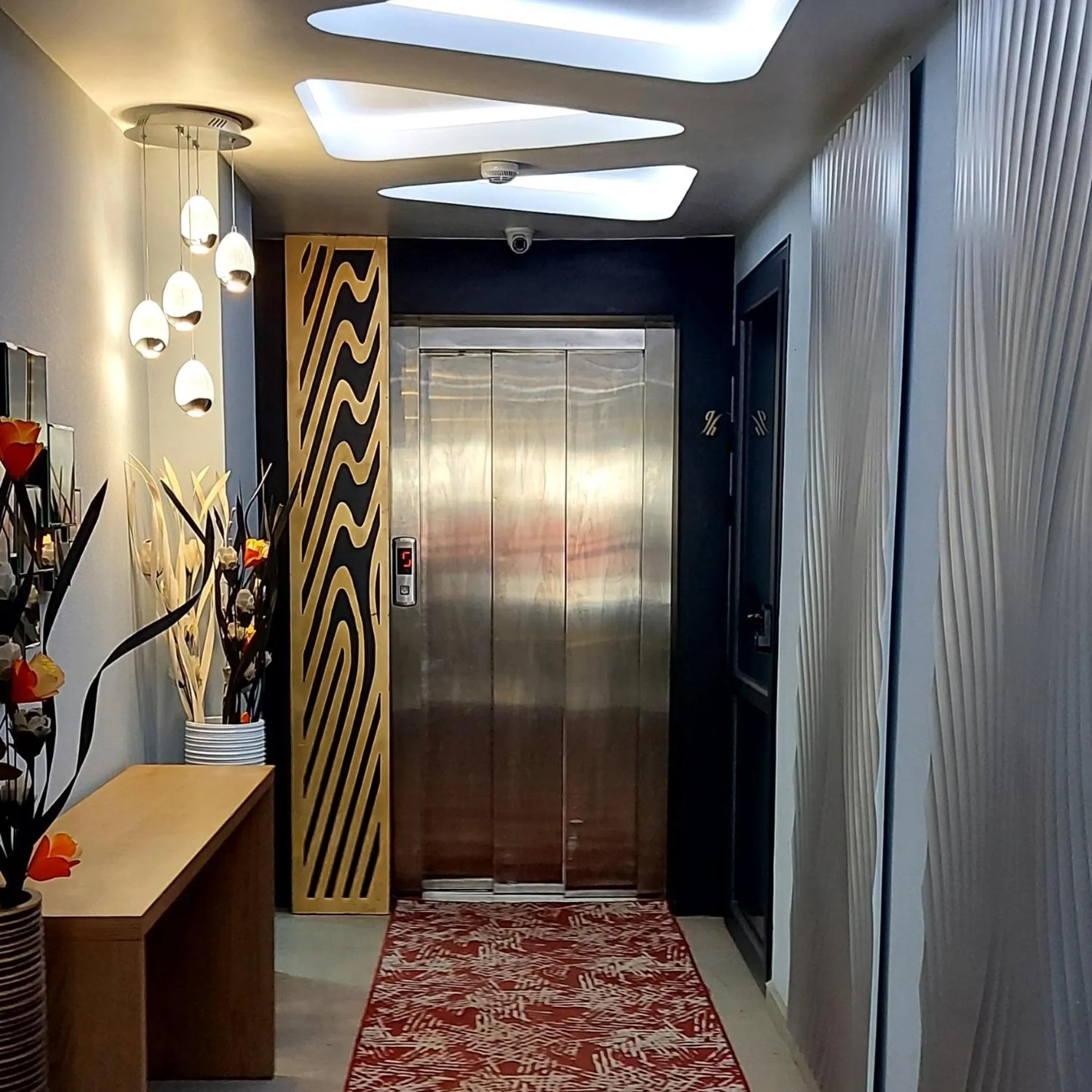 elevator in El Ghanami Hotel