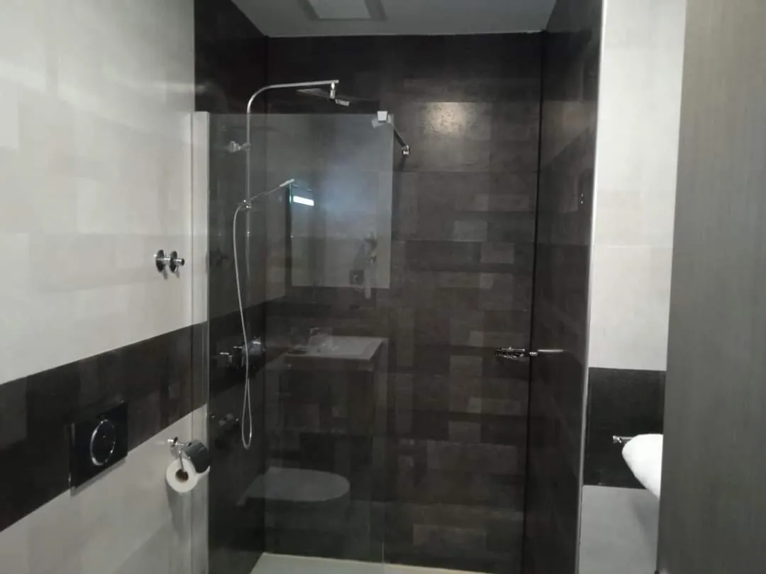Shower in El Ghanami Hotel
