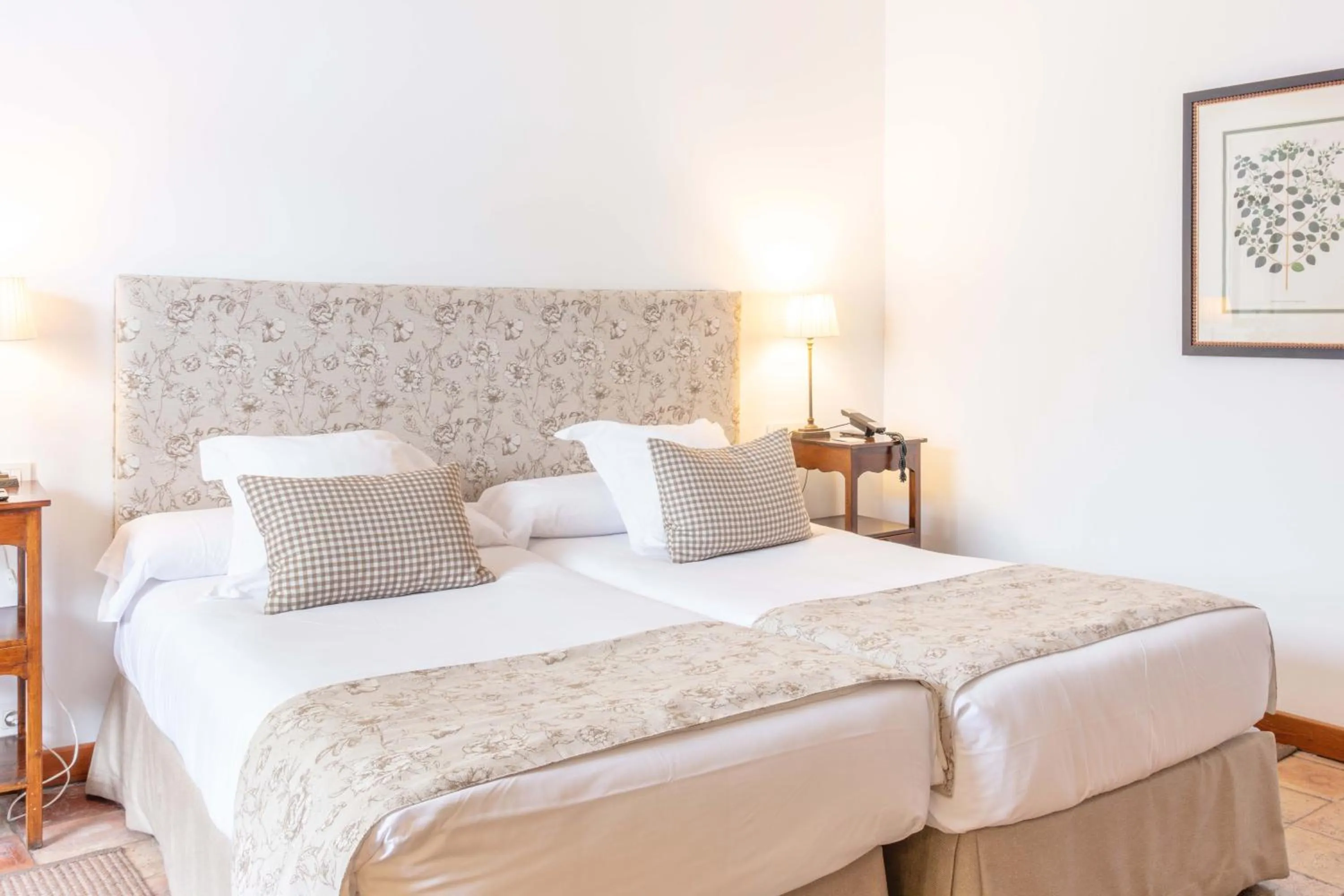 Bed in Hotel Puerta de la Luna