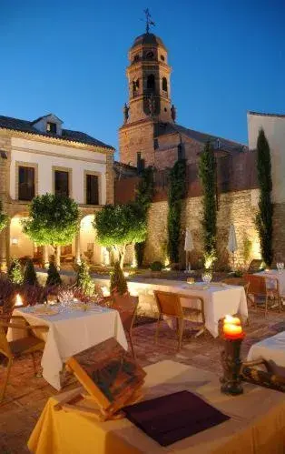 Restaurant/places to eat in Hotel Puerta de la Luna Restaurant/places to eat in Hotel Puerta de la Luna