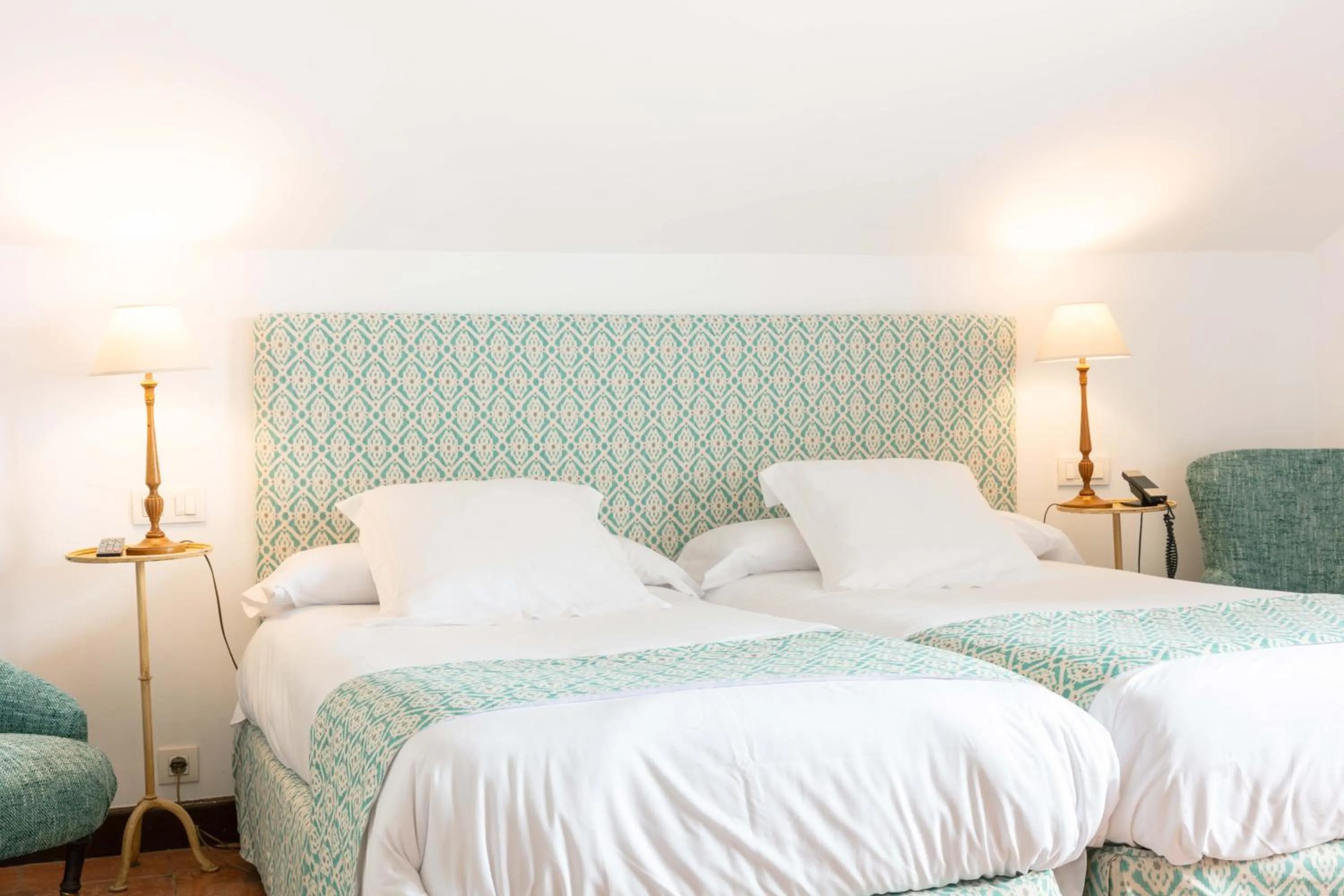 Bed in Hotel Puerta de la Luna