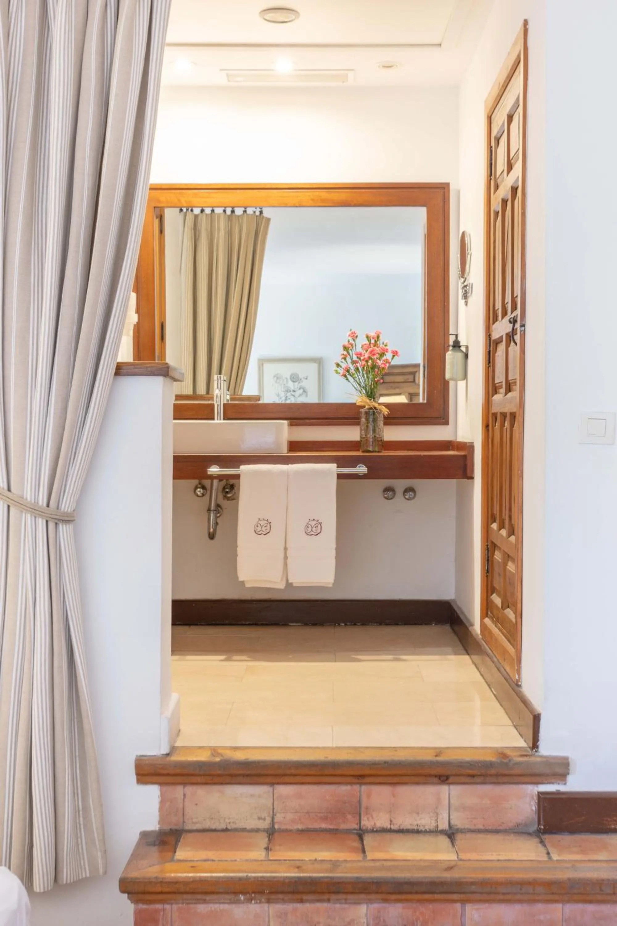 Bathroom in Hotel Puerta de la Luna