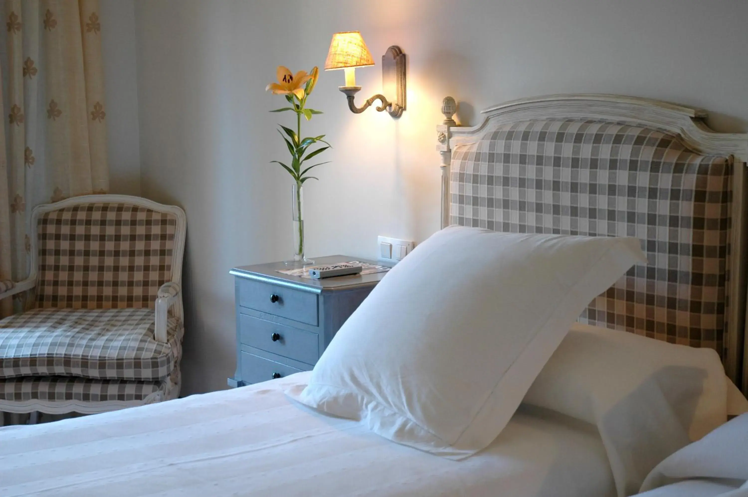 Bed in Hotel Puerta de la Luna Bed in Hotel Puerta de la Luna