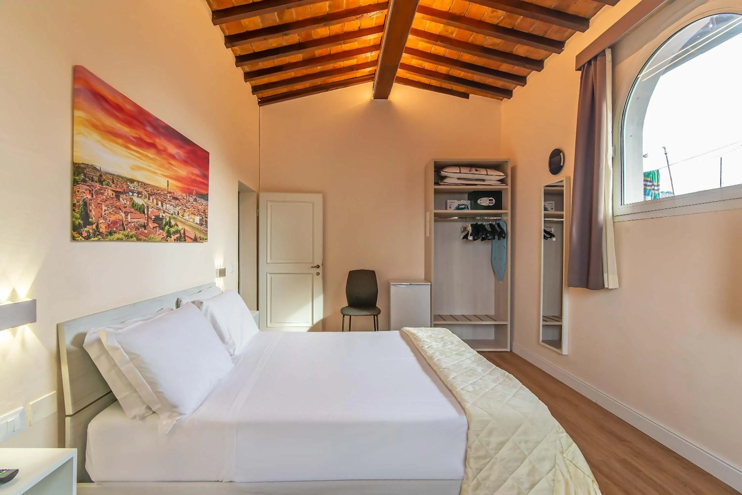 Photo of the whole room, Bed in Marco's Way