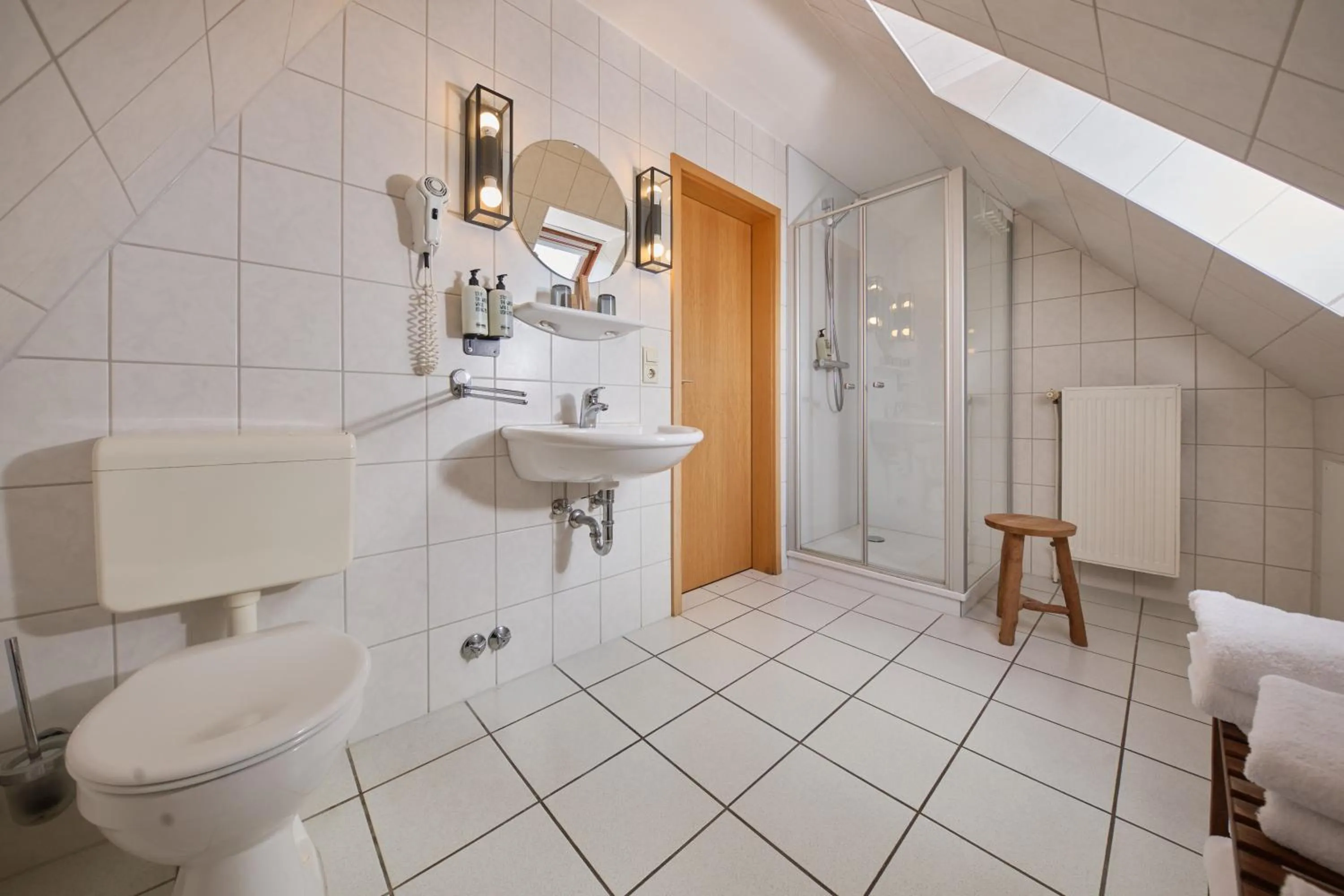 Bathroom in Lindenhof 1887 - Hotel & Restaurant