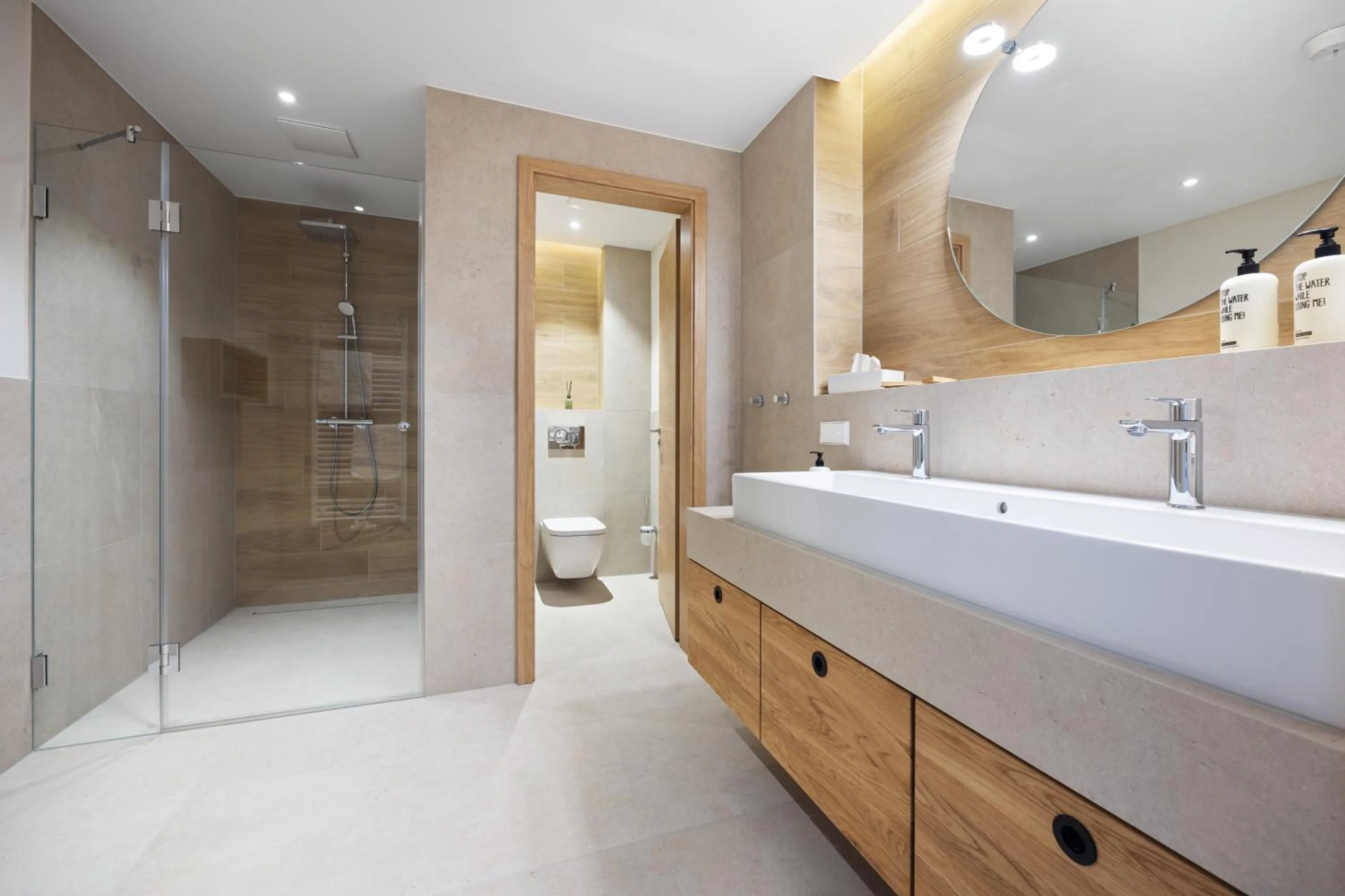 Bathroom in Lindenhof 1887 - Hotel & Restaurant