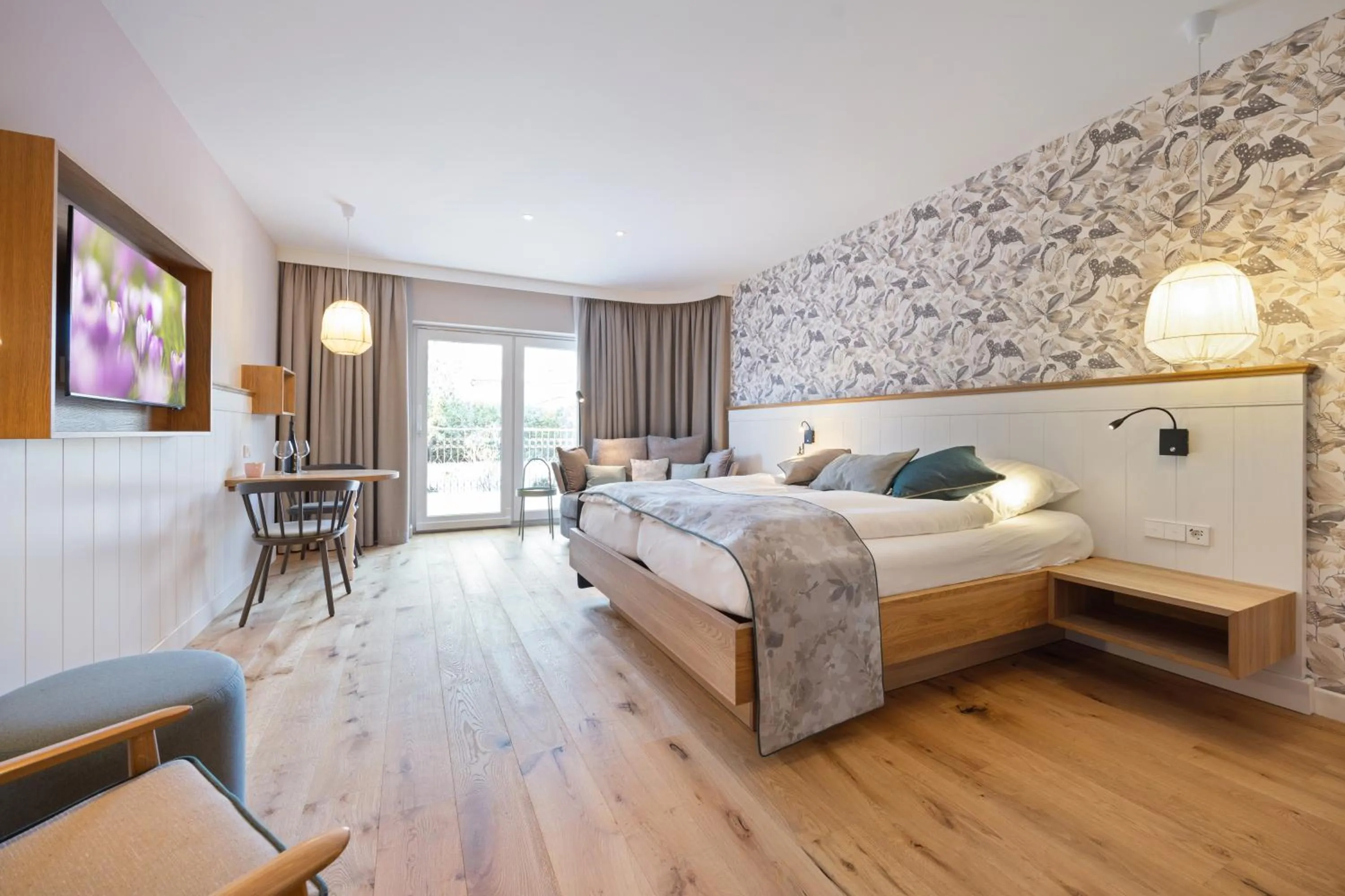 Photo of the whole room, Bed in Lindenhof 1887 - Hotel & Restaurant