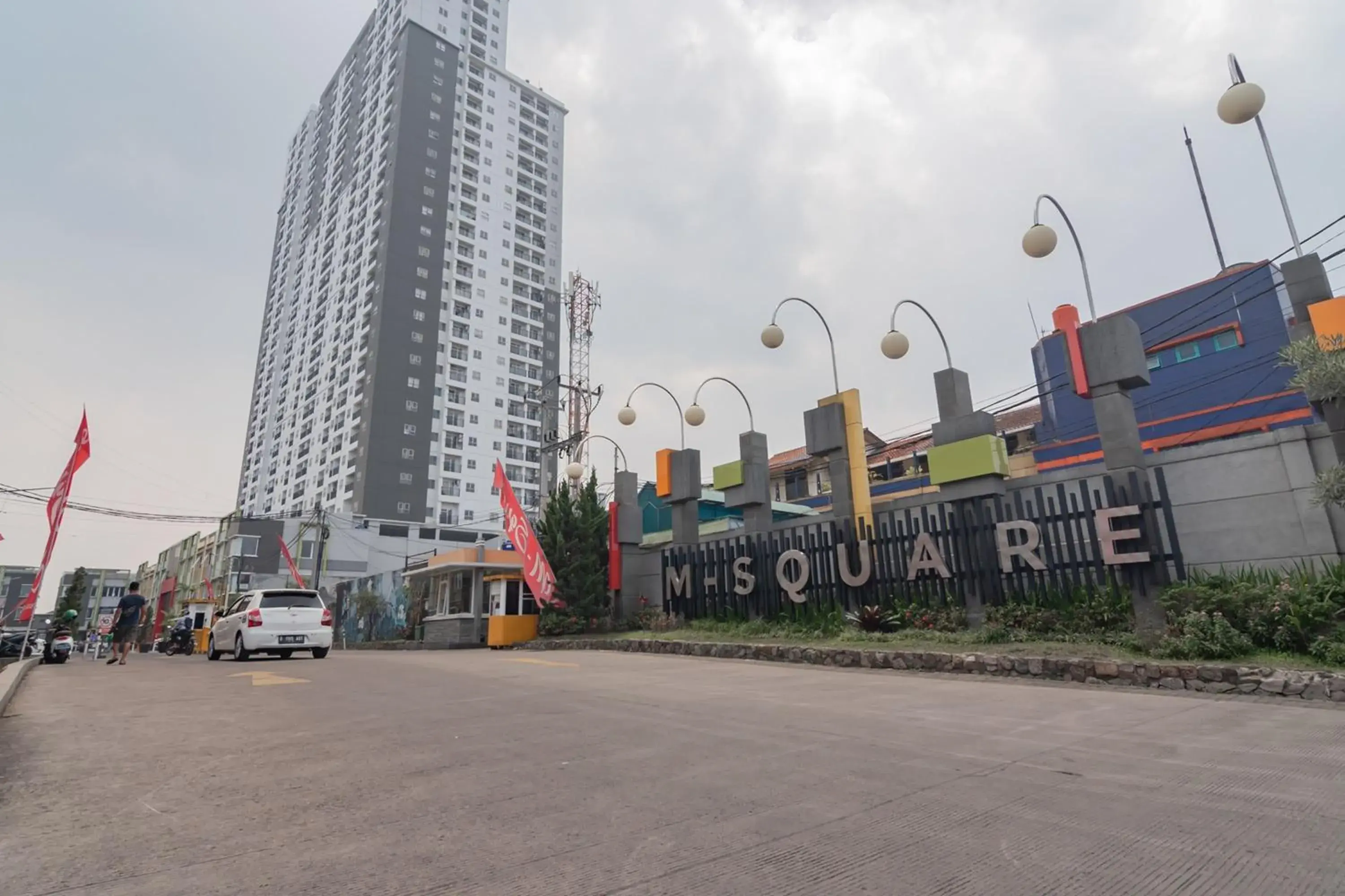 Property building in RedLiving Apartemen Mekarwangi Square - M Express Property building in RedLiving Apartemen Mekarwangi Square - M Express