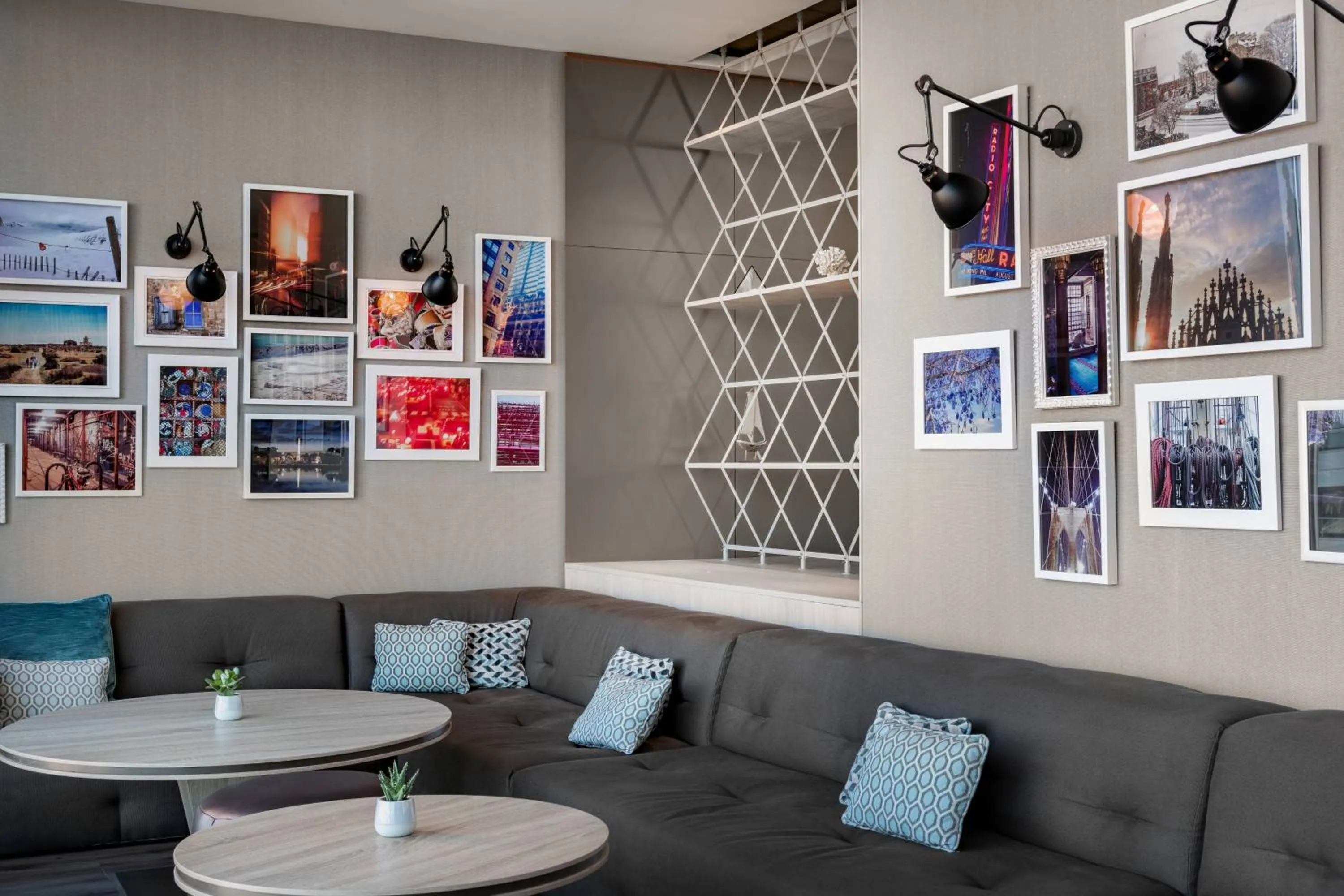 Lounge or bar in AC Hotel Barcelona Fórum by Marriott