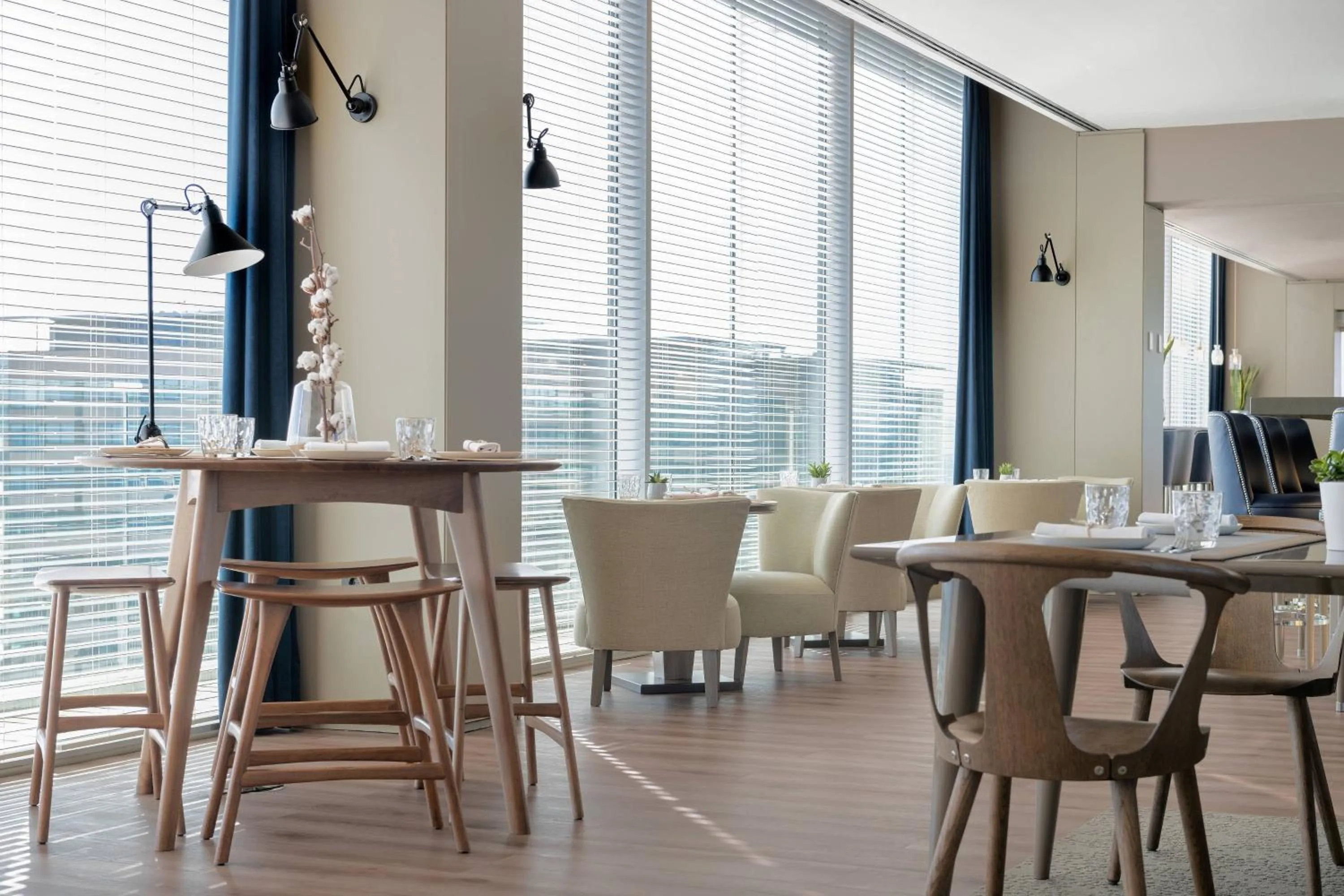 Lounge or bar in AC Hotel Barcelona Fórum by Marriott