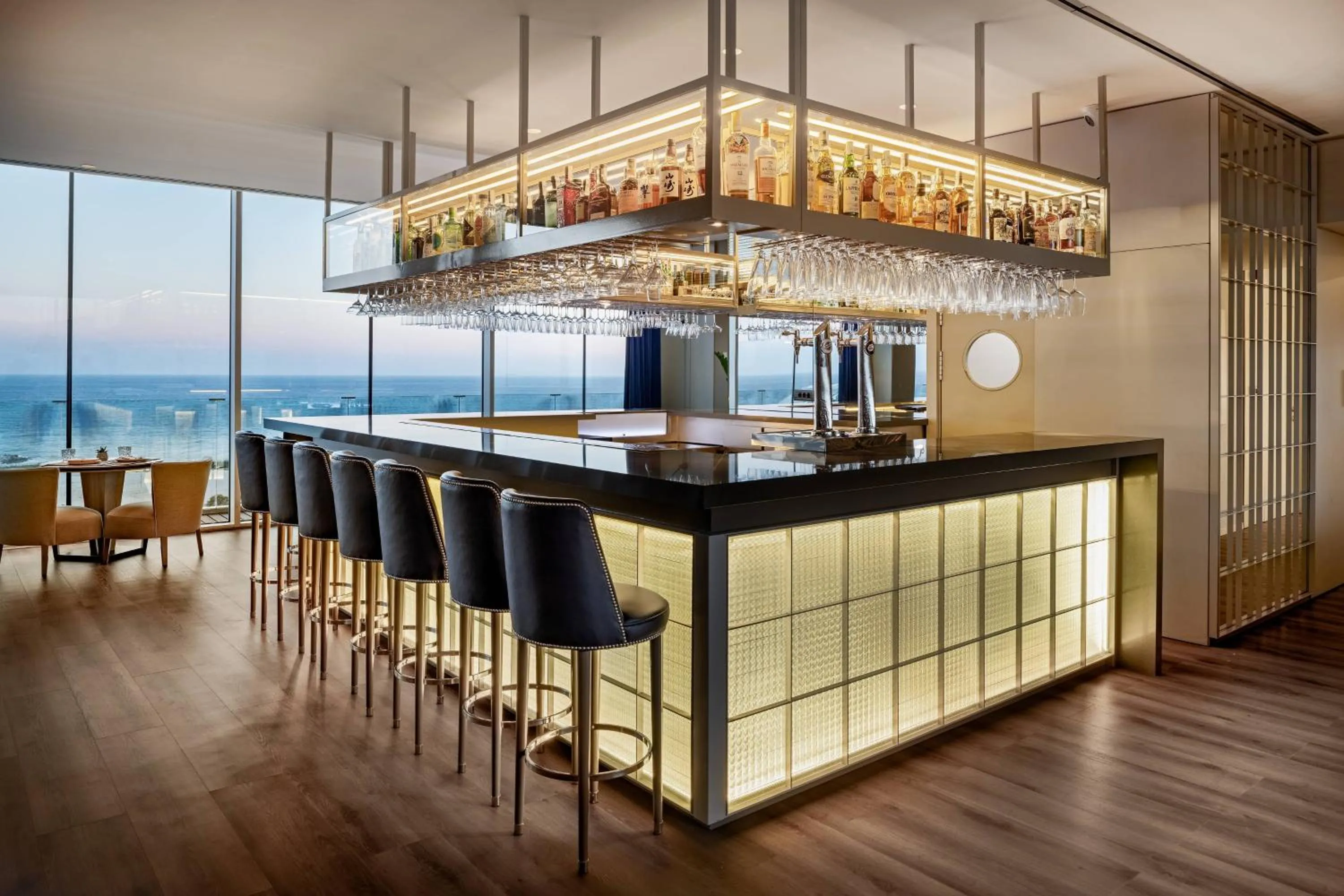 Lounge or bar in AC Hotel Barcelona Fórum by Marriott