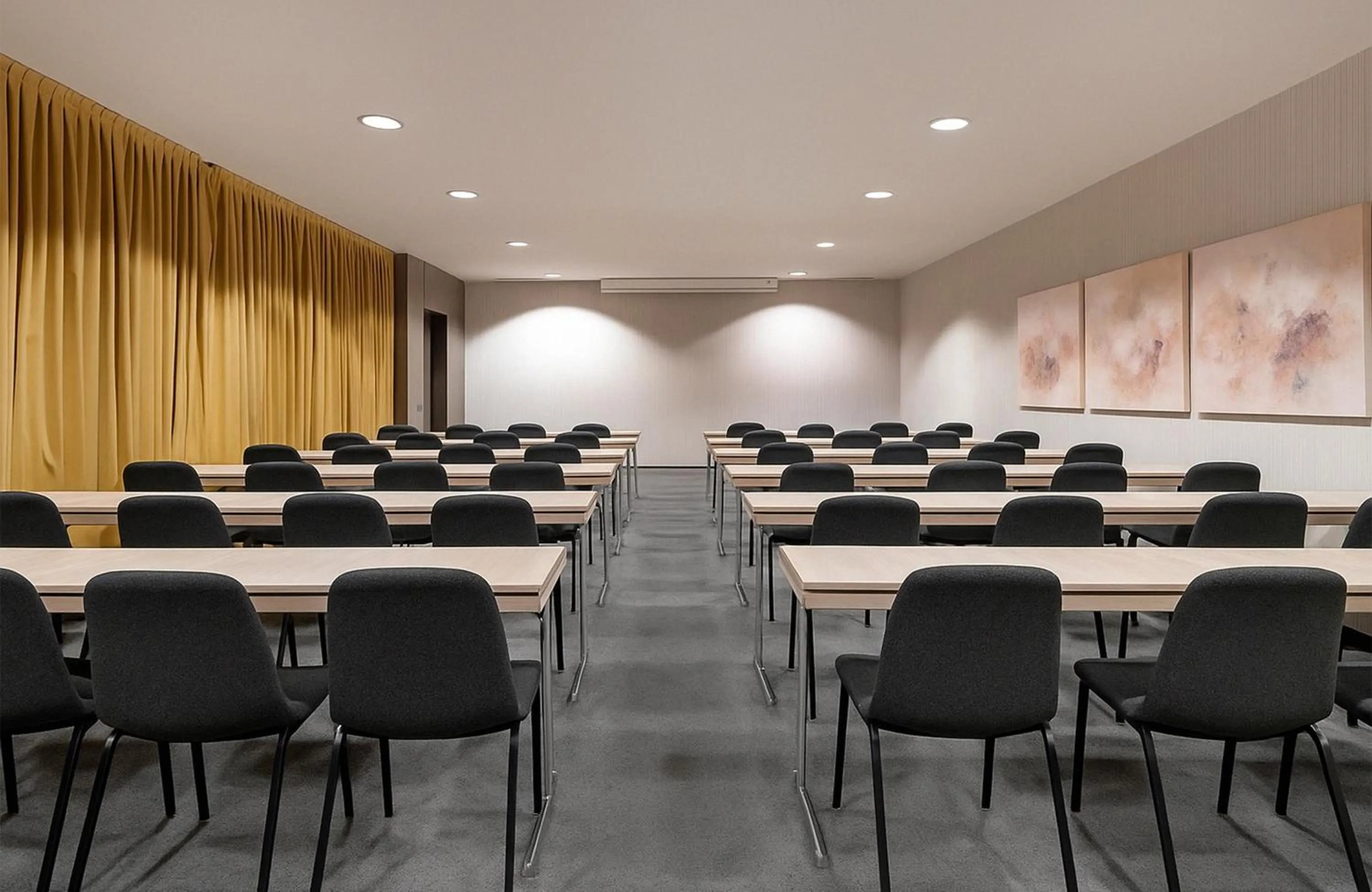 Meeting/conference room in Leonardo Royal Hotel Barcelona Forum
