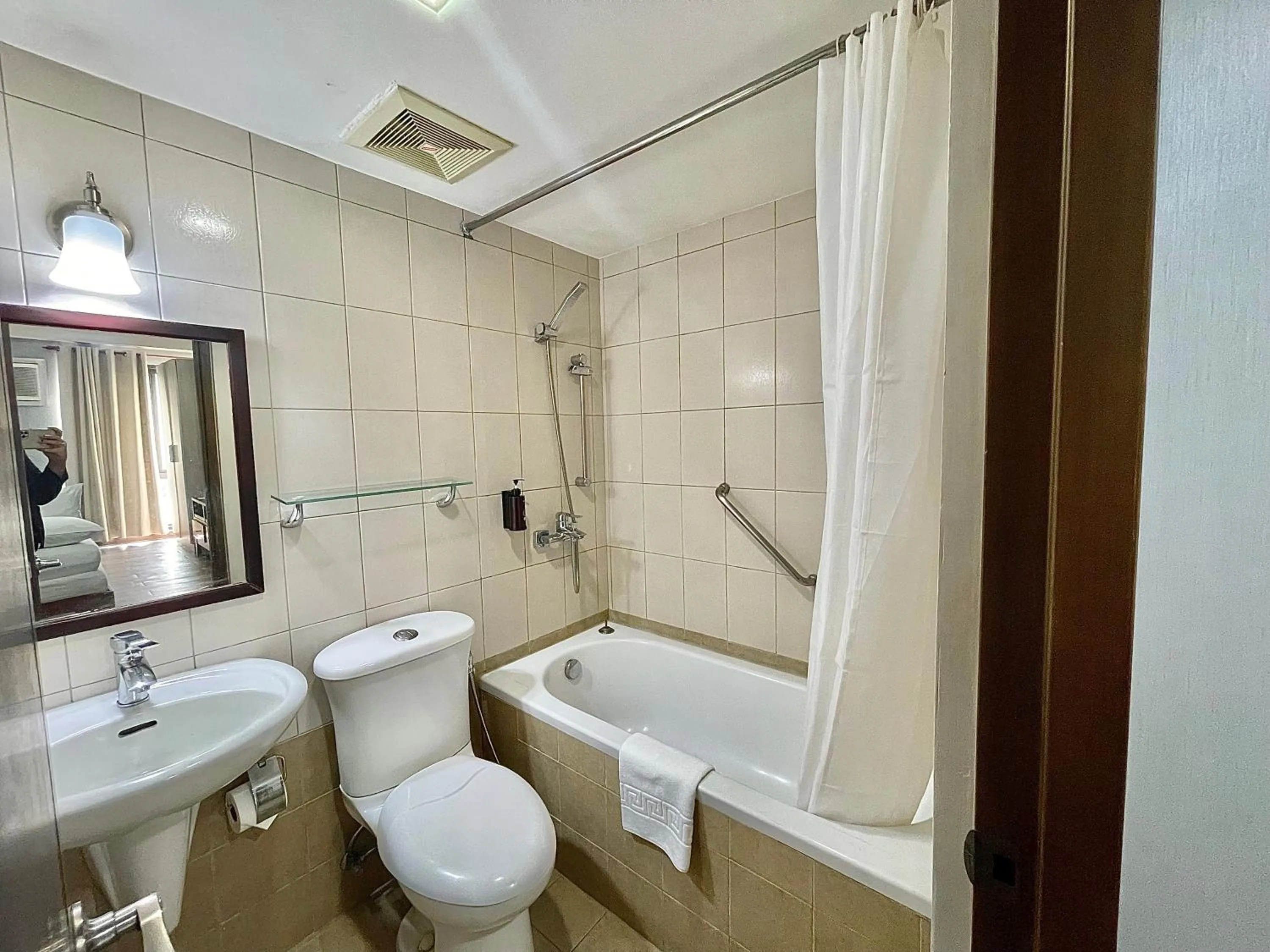 Bathroom in CEO Flats