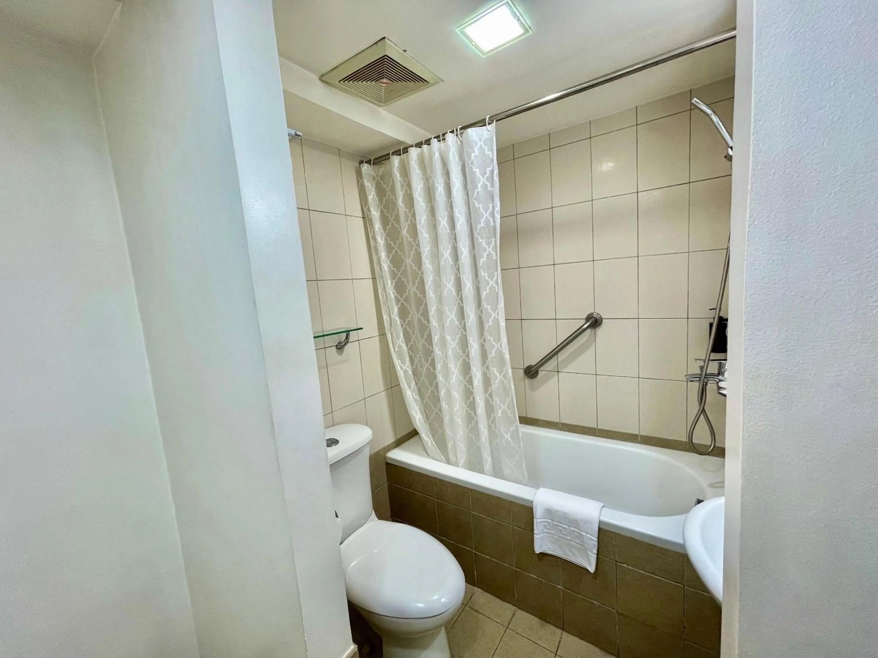 Bathroom in CEO Flats