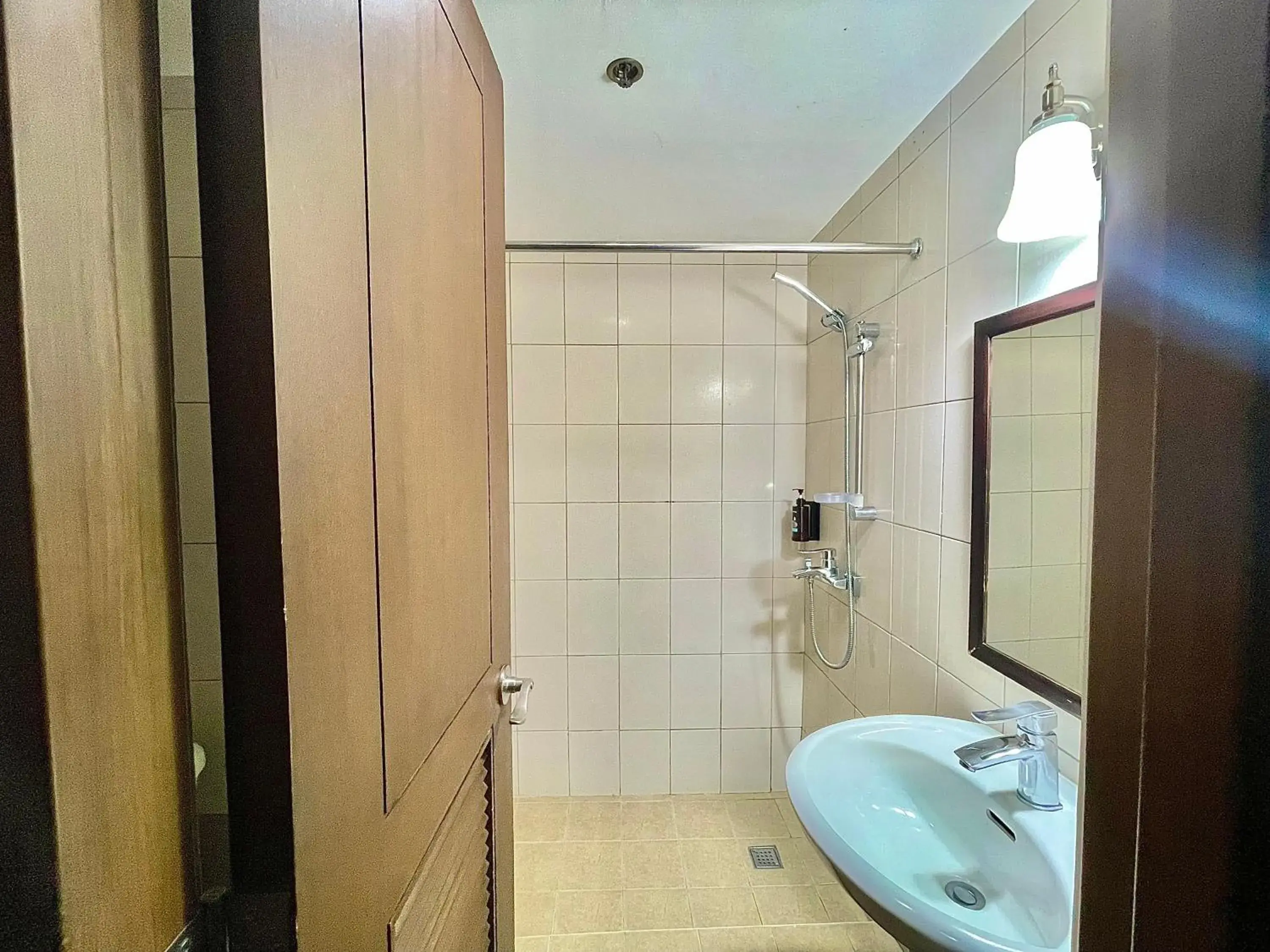 Shower in CEO Flats Shower in CEO Flats