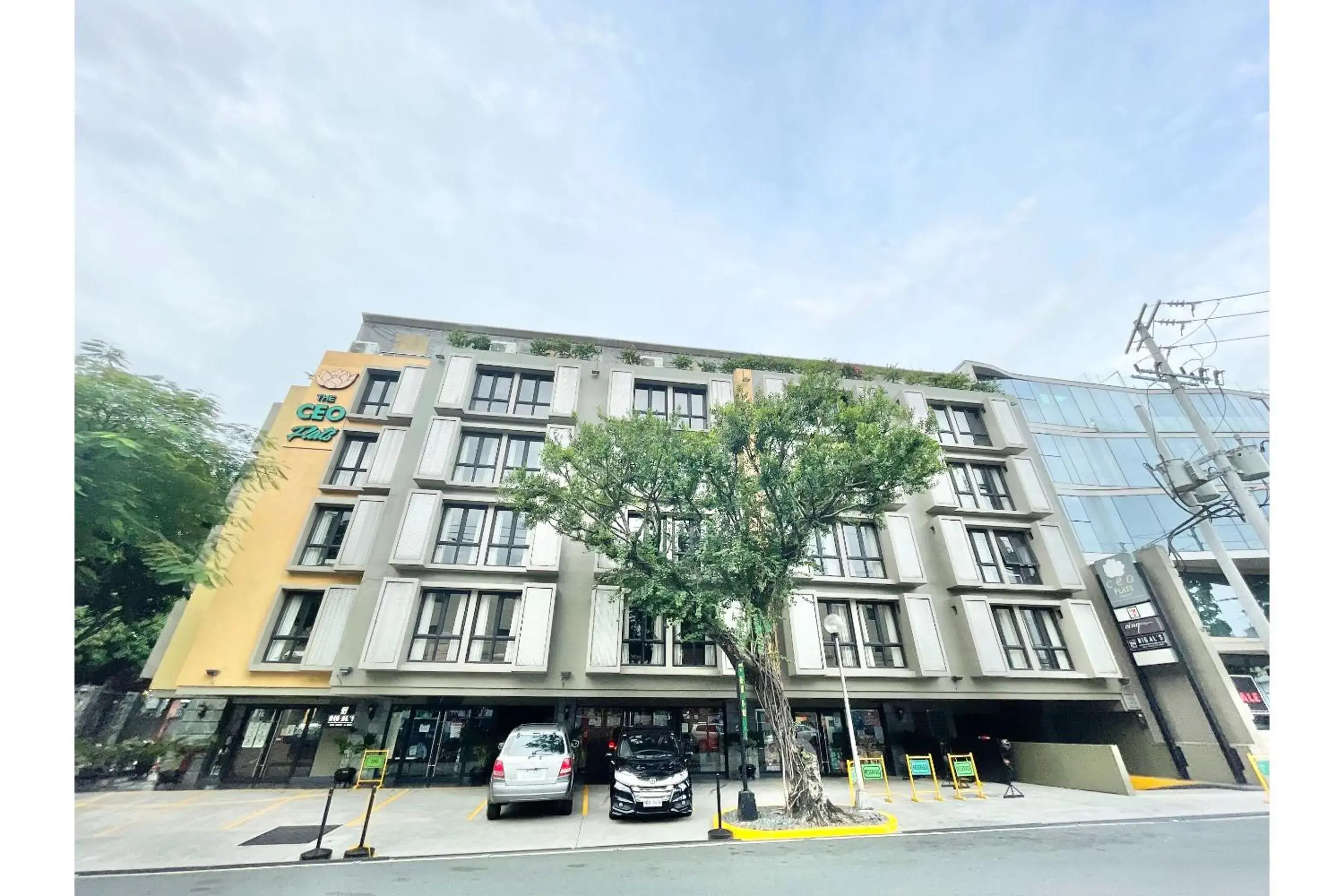 Facade/entrance in CEO Flats Facade/entrance in CEO Flats