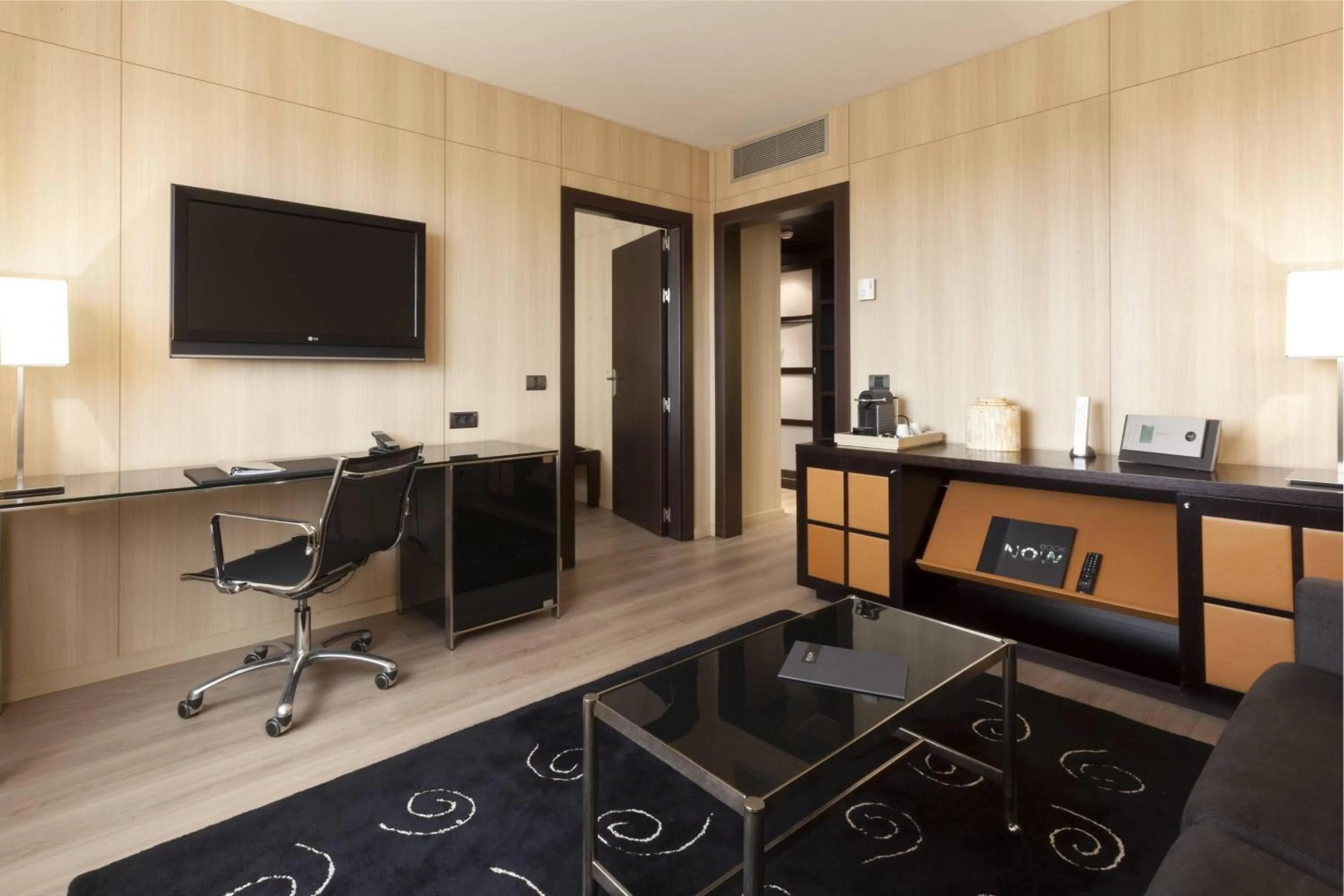 Photo of the whole room in AC Hotel Córdoba by Marriott