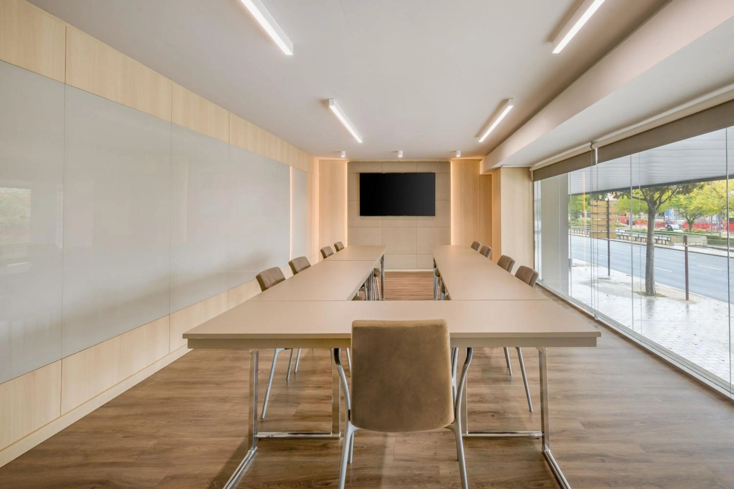 Meeting/conference room in AC Hotel Córdoba by Marriott